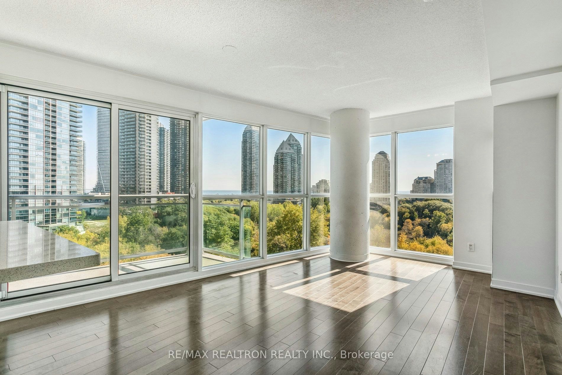 803-155 Legion Road N, Toronto, ON, M8Y 0A7 - 15