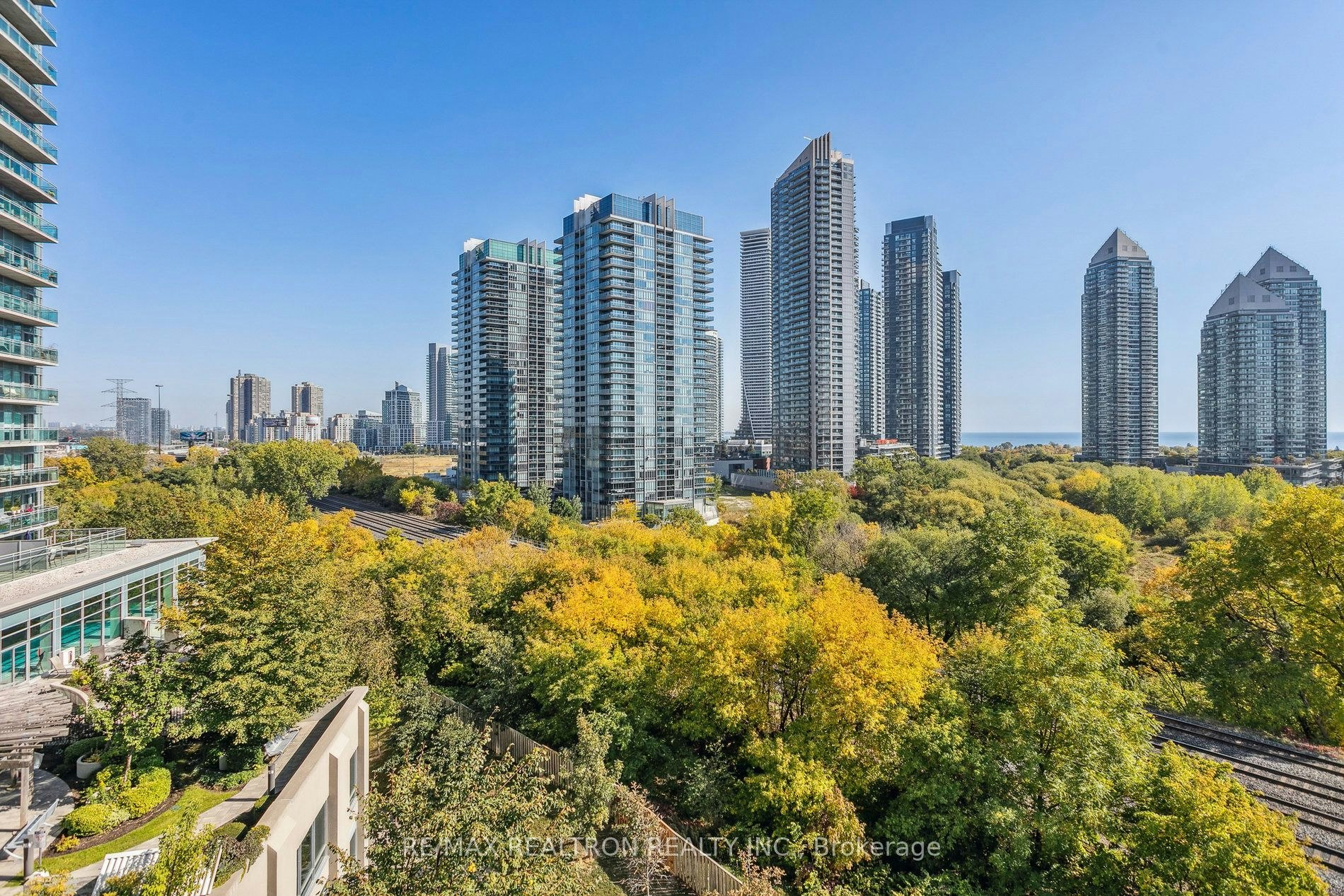 803-155 Legion Road N, Toronto, ON, M8Y 0A7 - 28