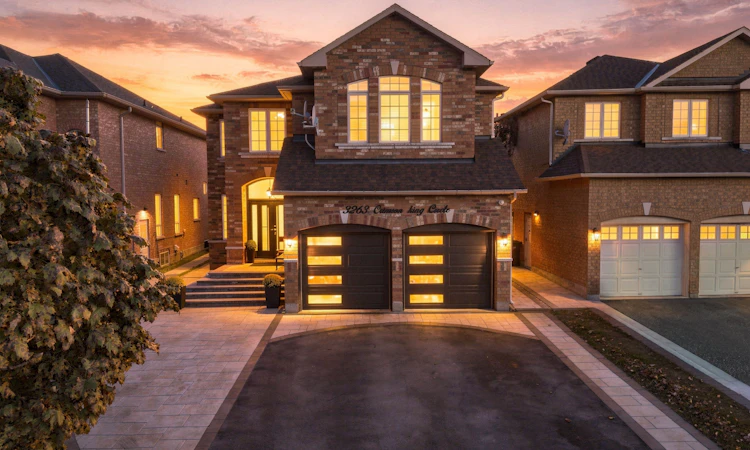 3263 Crimson King Circle