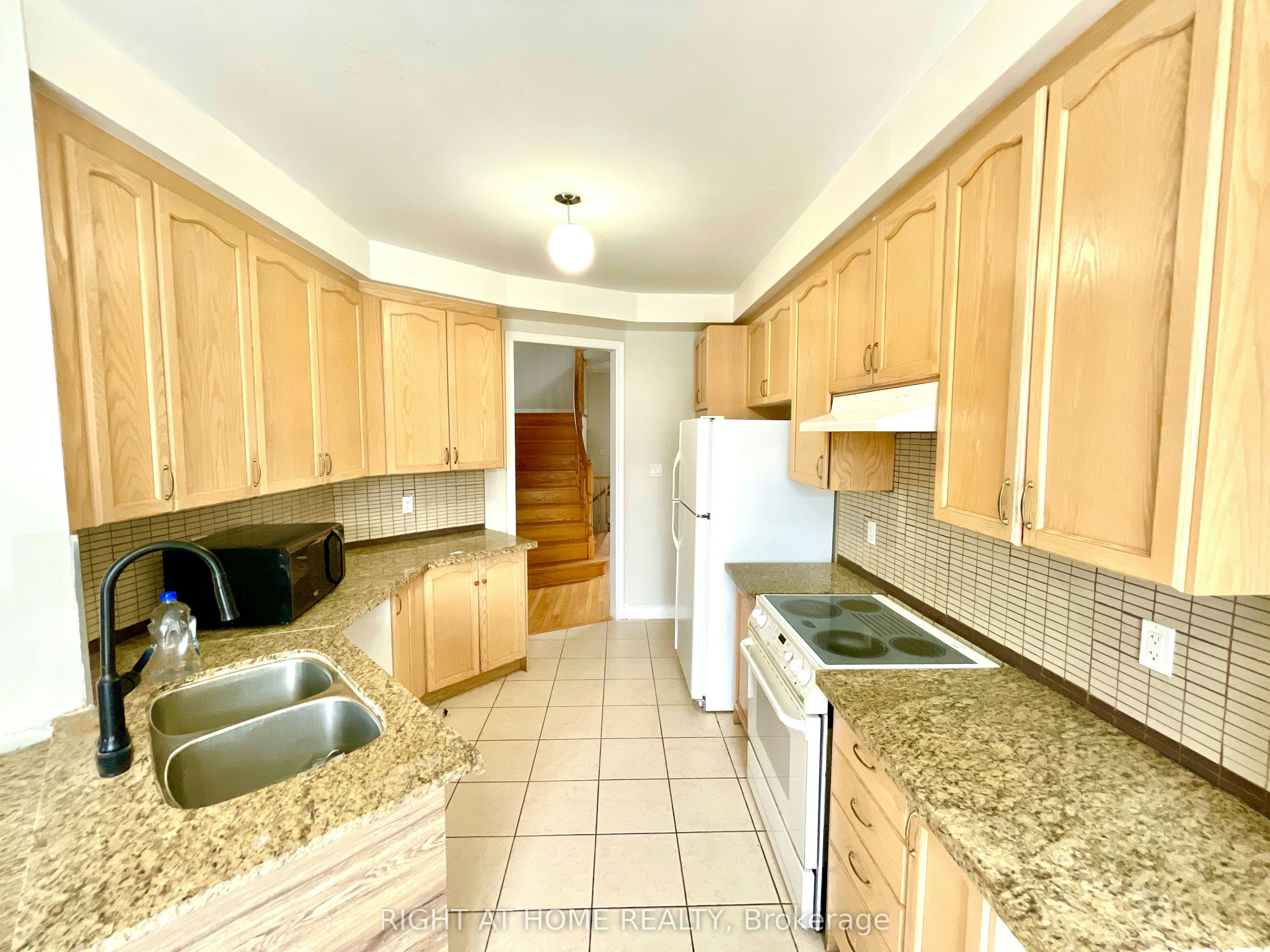 A-10 Vanderbrink Drive, Brampton, ON, L6R 0E5 - 4