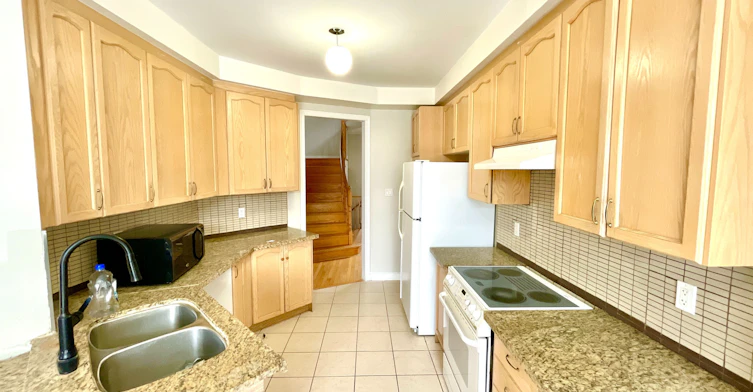 A-10 Vanderbrink Drive, Brampton, ON, L6R 0E5 - 4