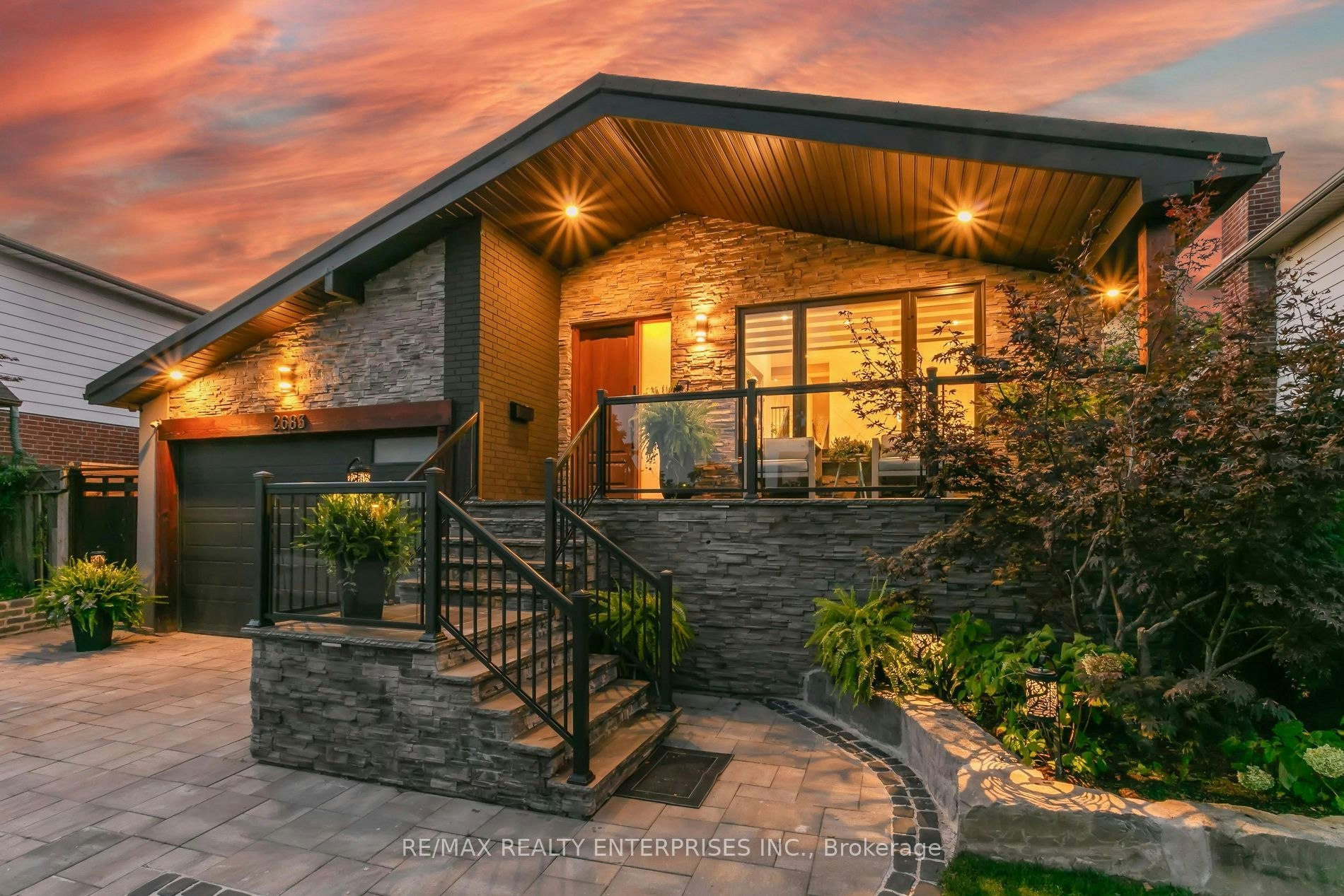 2683 Kingsberry Crescent, Mississauga, ON, L5B 2K6