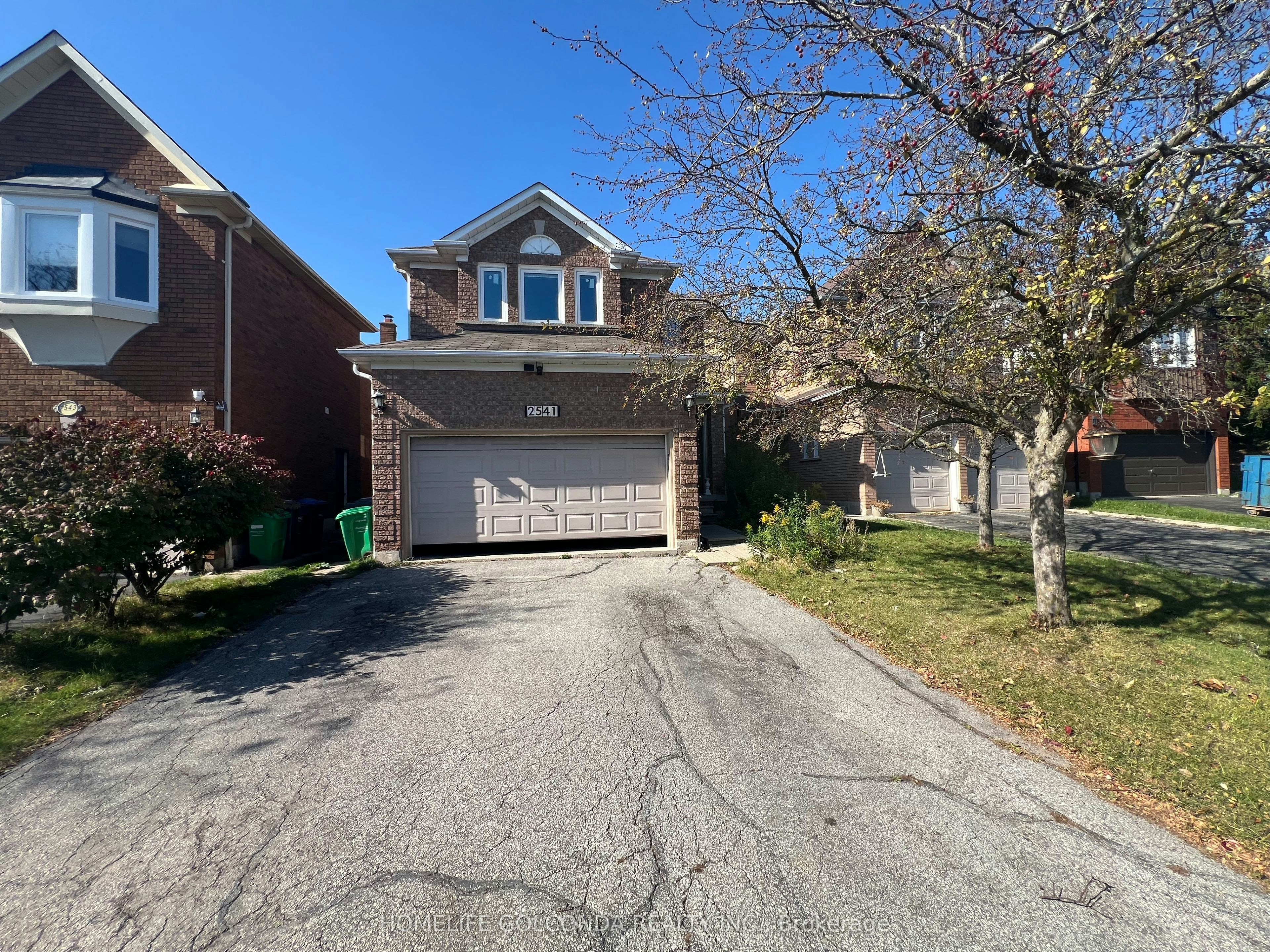 2541 Scarth Court, Mississauga, ON, L5M 5L2