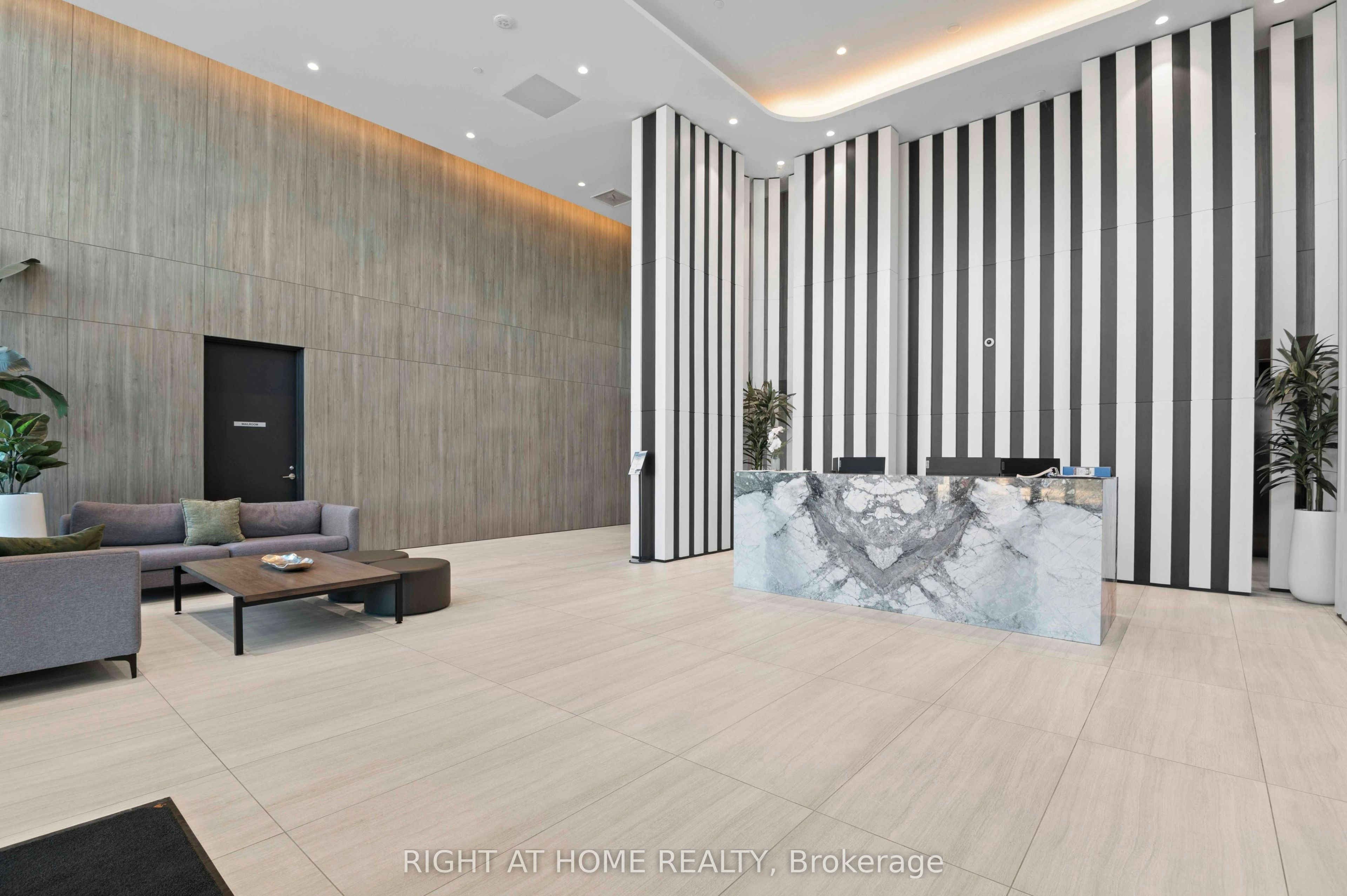 220 Missinnihe Way, Mississauga, ON, L5H 0A9 - 23