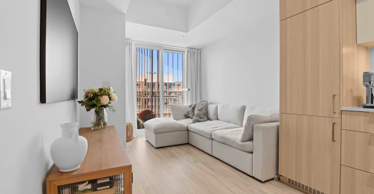 220 Missinnihe Way, Mississauga, ON, L5H 0A9 - 4