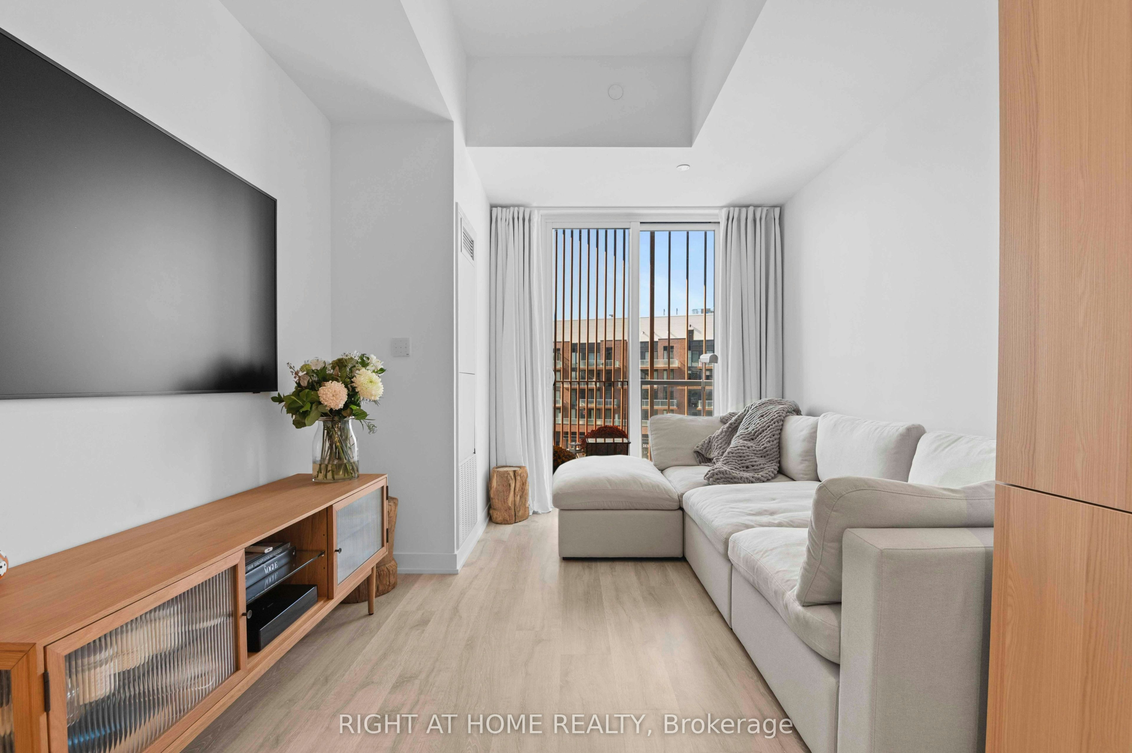 220 Missinnihe Way, Mississauga, ON, L5H 0A9 - 10