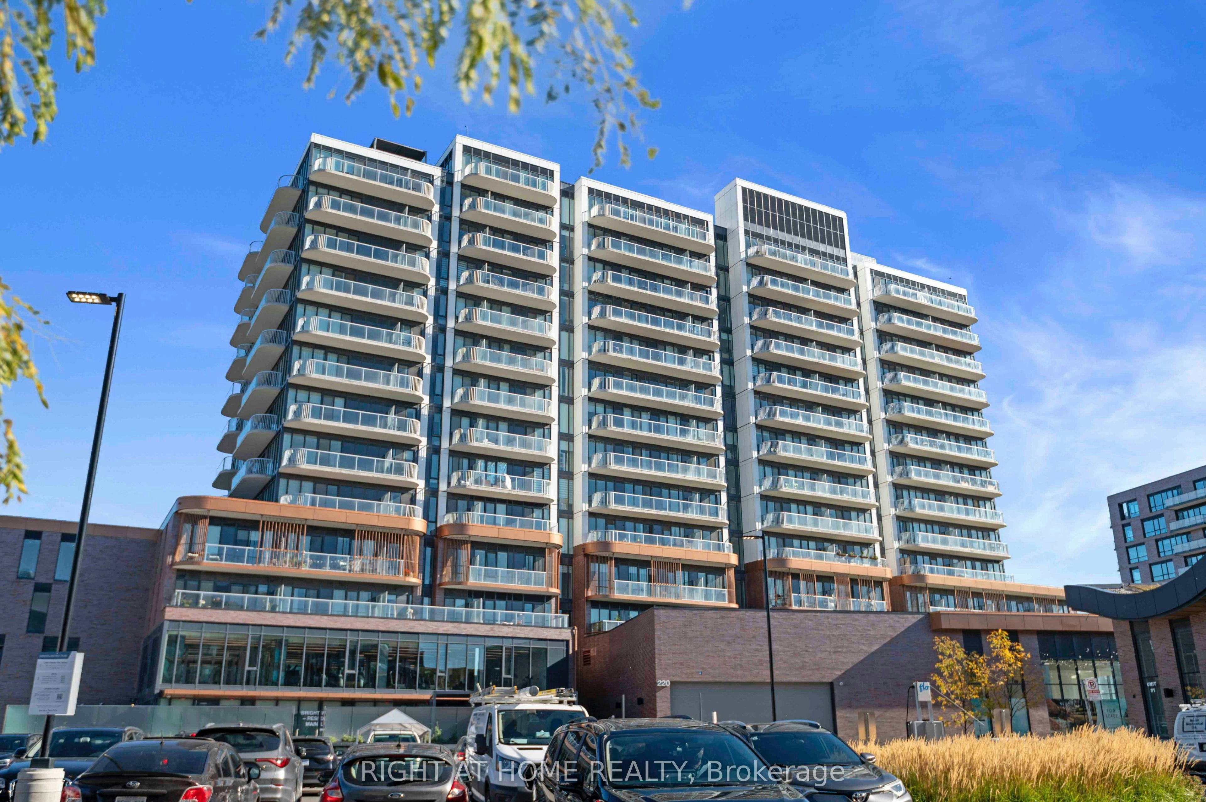 220 Missinnihe Way, Mississauga, ON, L5H 0A9 - 12