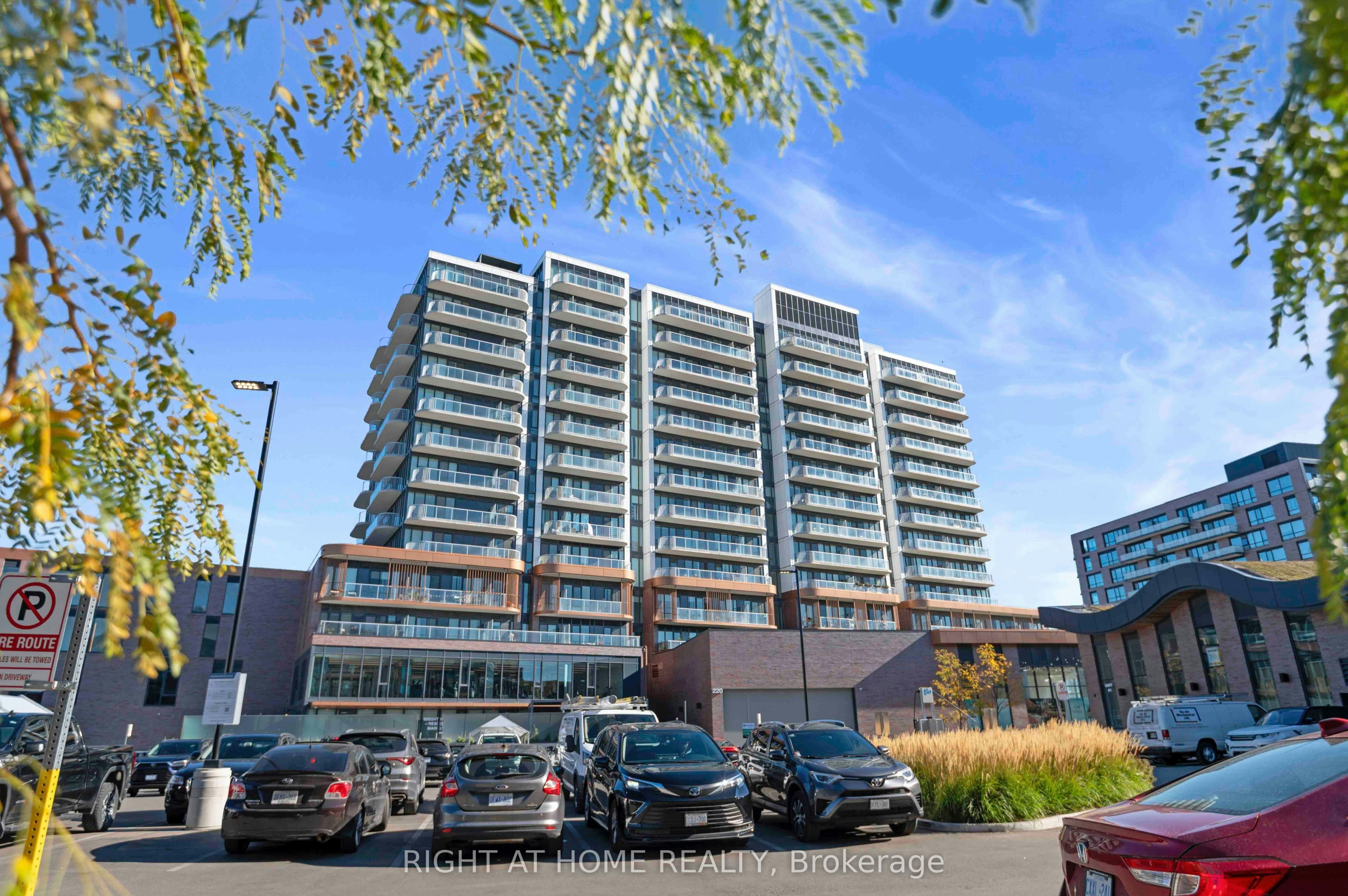 220 Missinnihe Way, Mississauga, ON, L5H 0A9 - 14