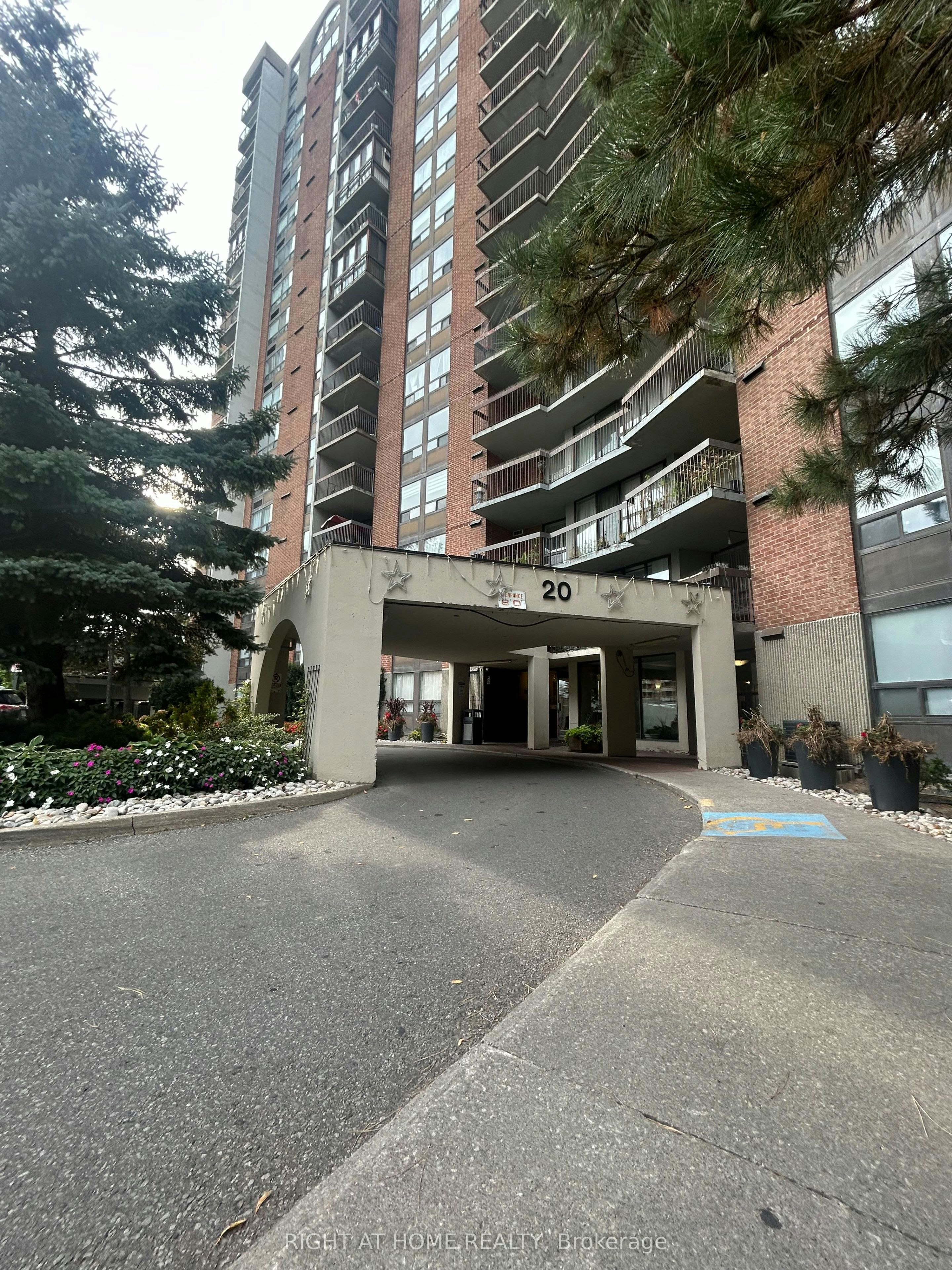 1801-20 Mississauga Valley Boulevard, Mississauga, ON, L5A 3S1