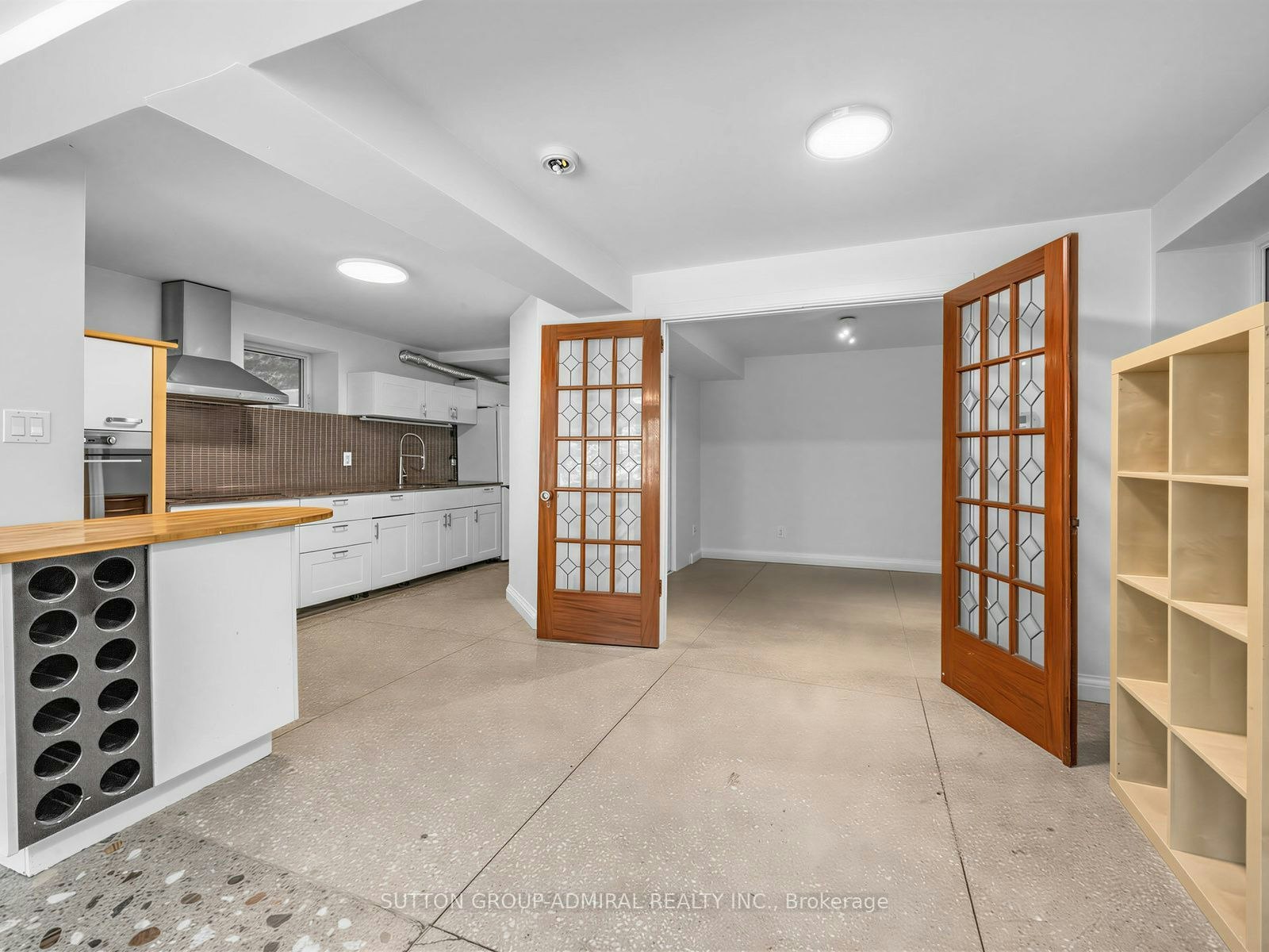 Lower-246 Ellis Avenue, Toronto, ON, M6S 2X2 - 2