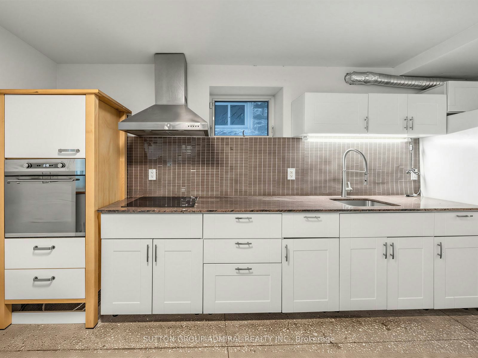 Lower-246 Ellis Avenue, Toronto, ON, M6S 2X2 - 8