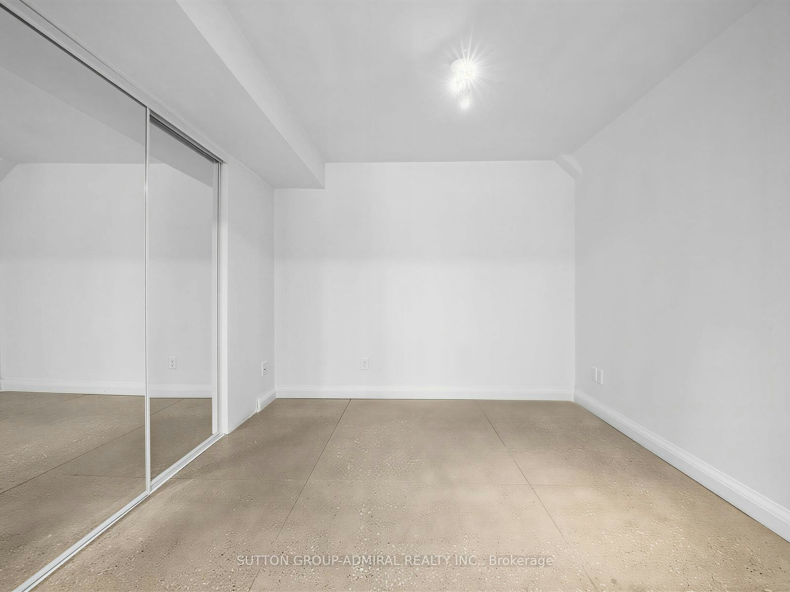 Lower-246 Ellis Avenue, Toronto, ON, M6S 2X2 - 7