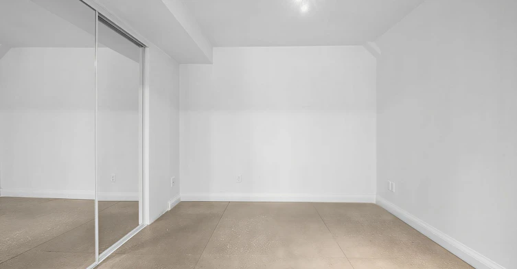 Lower-246 Ellis Avenue, Toronto, ON, M6S 2X2 - 7