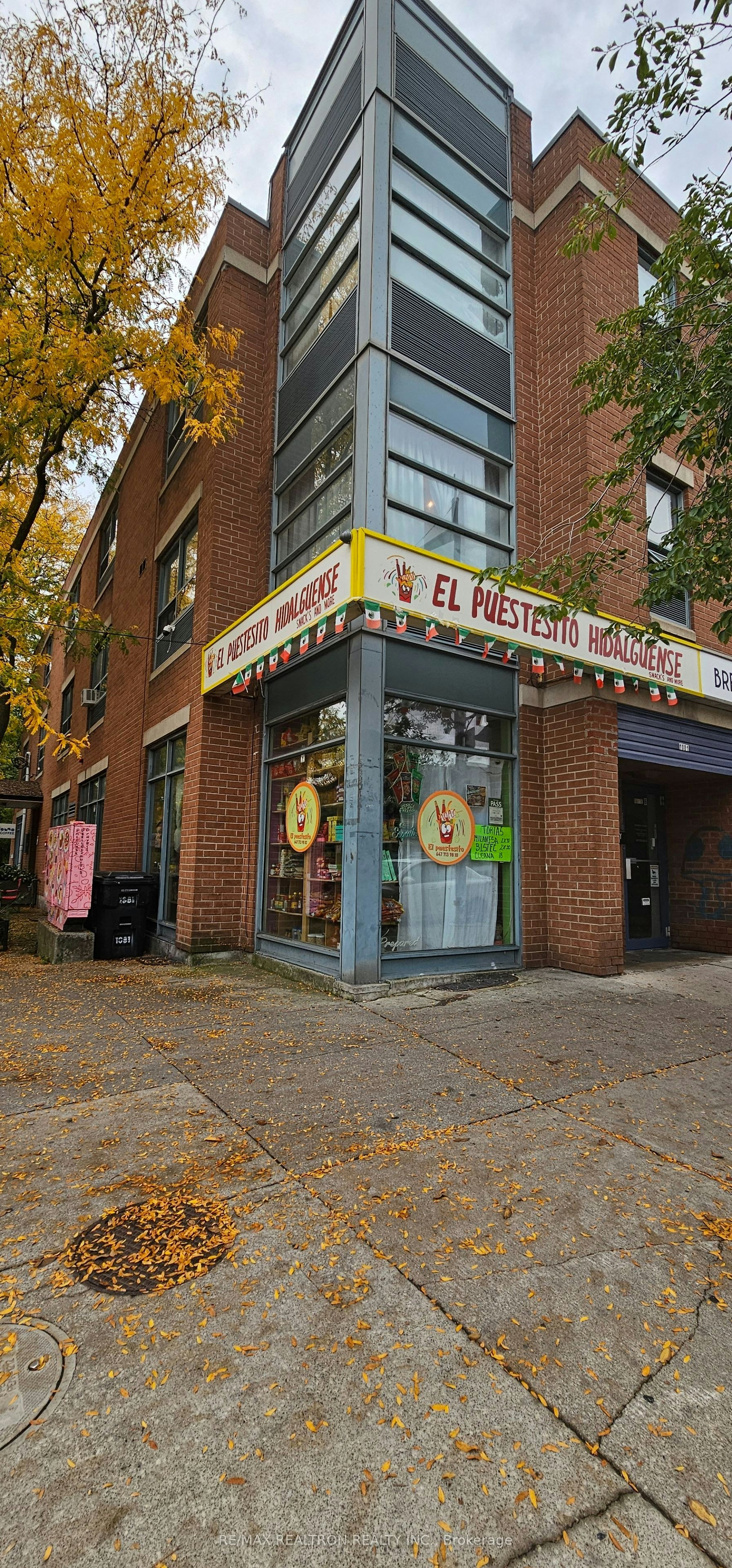 1081 St Clair Avenue W, Toronto, ON, M6E 1A8