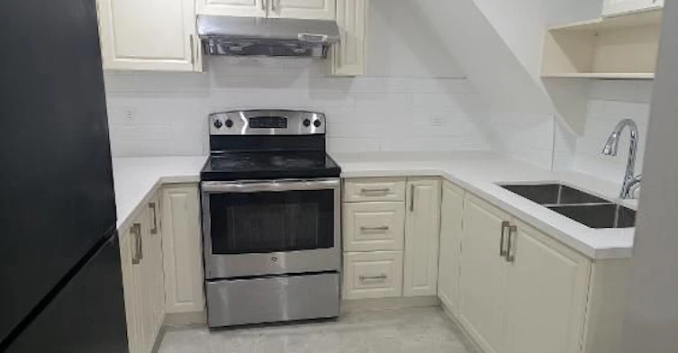 Basement Apartment-26 Glenmore Crescent, Brampton, ON, L6S 1H8 - 4