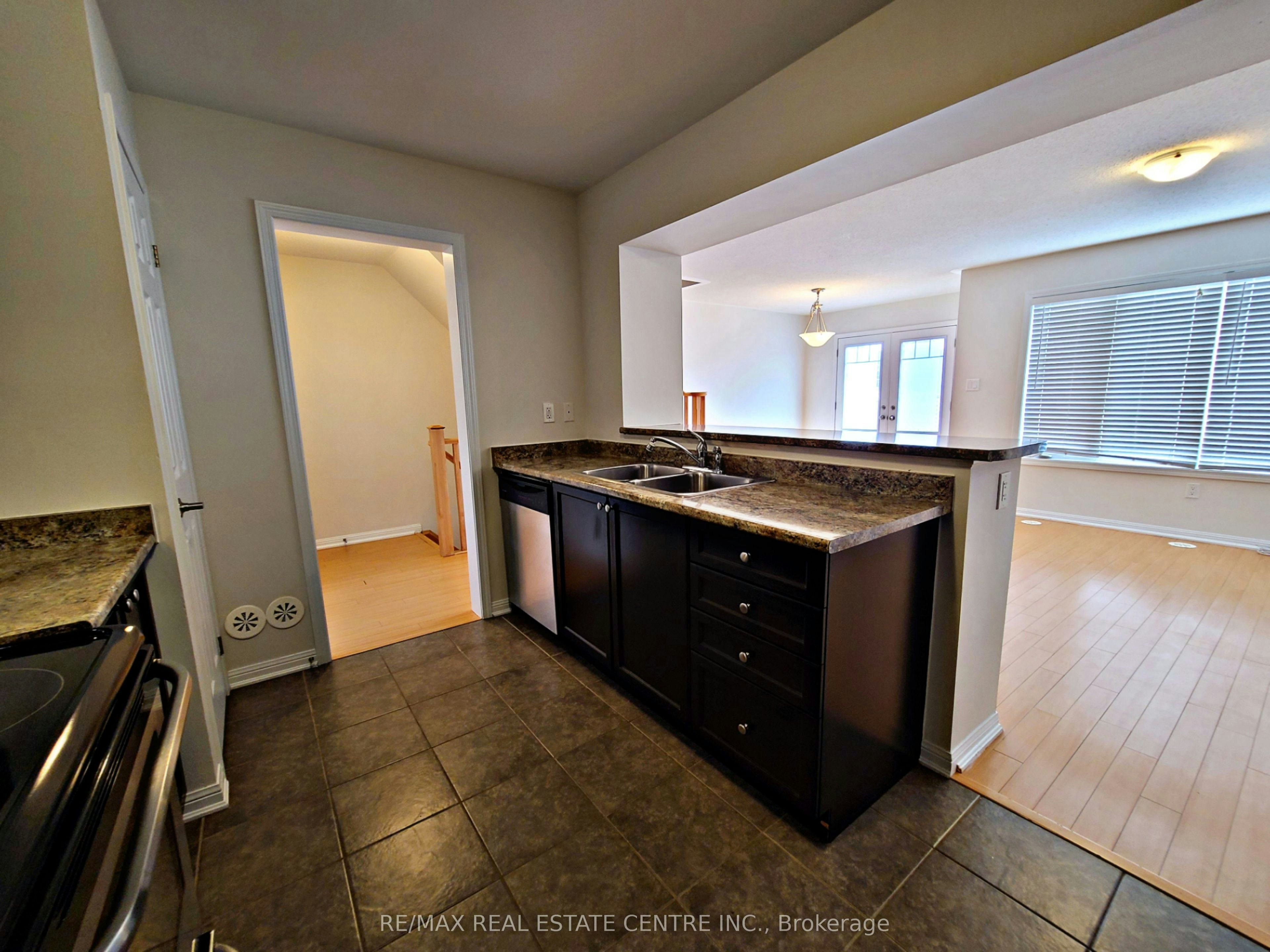 247 Slingsby Landing, Milton, ON, L9T 8N6 - 5