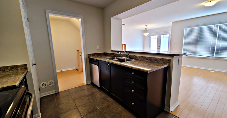 247 Slingsby Landing, Milton, ON, L9T 8N6 - 5