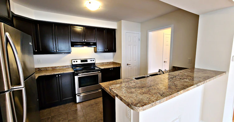 247 Slingsby Landing, Milton, ON, L9T 8N6 - 4