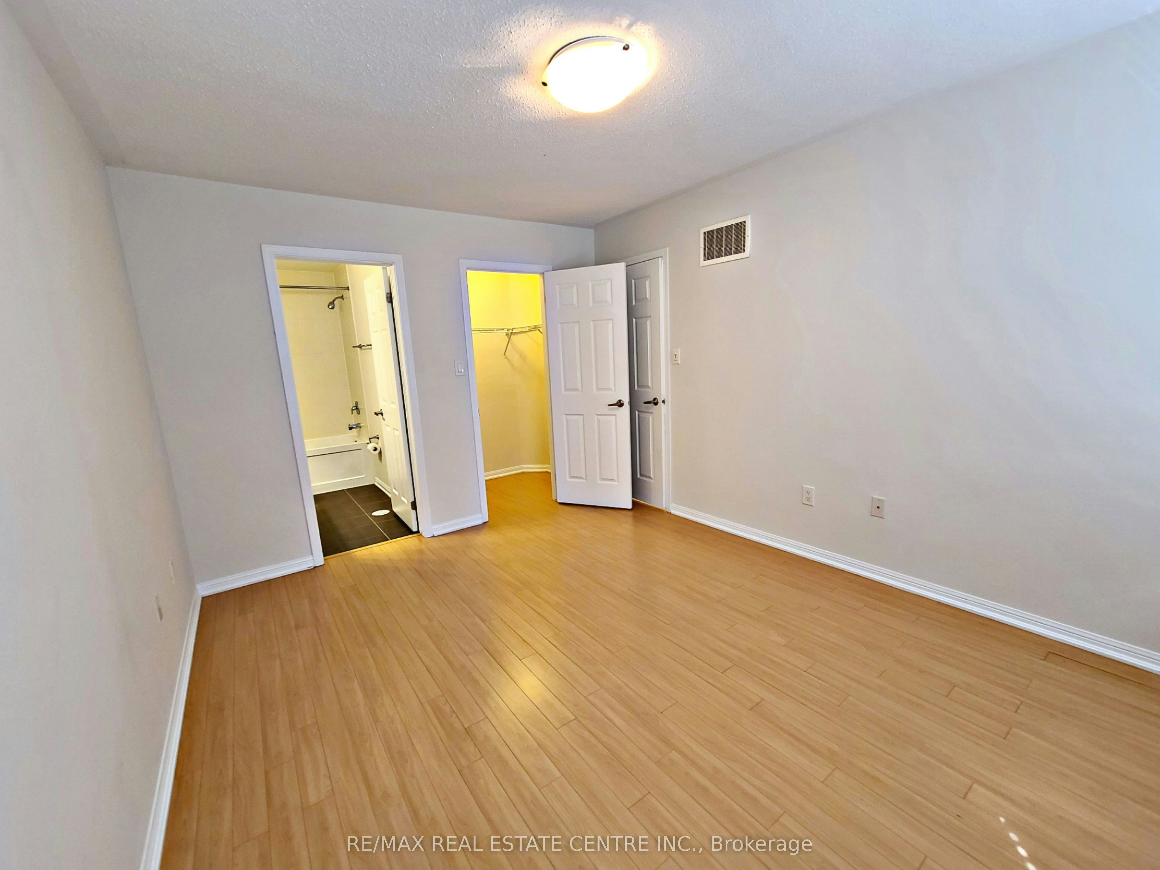 247 Slingsby Landing, Milton, ON, L9T 8N6 - 13