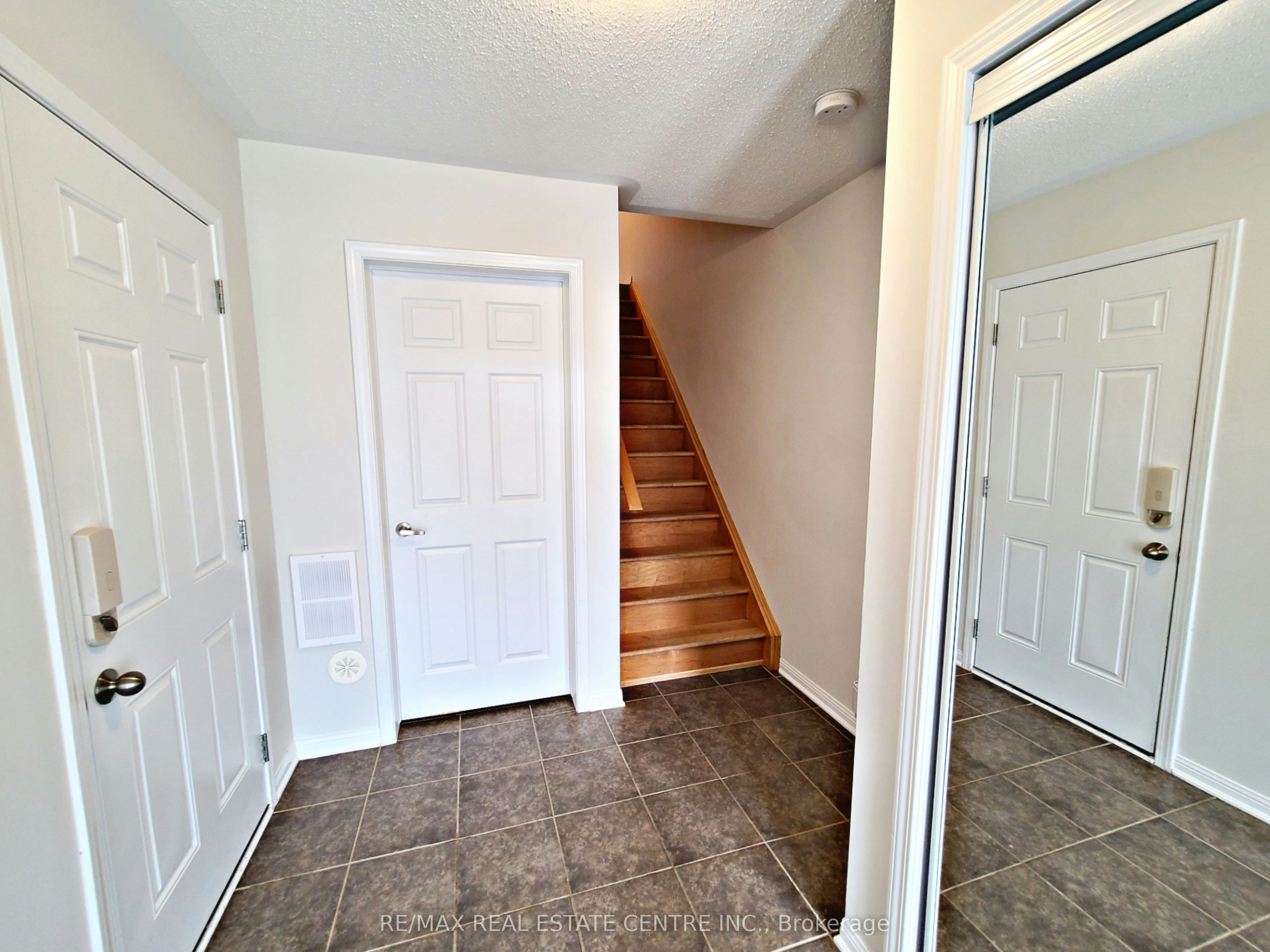 247 Slingsby Landing, Milton, ON, L9T 8N6 - 2