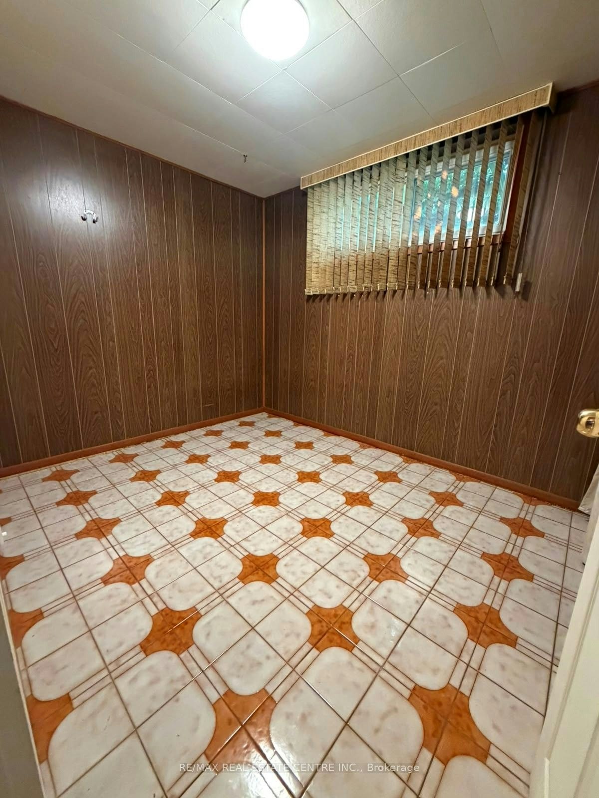 Basement-82 Sharpecroft Boulevard, Toronto, ON, M3J 1P4 - 3