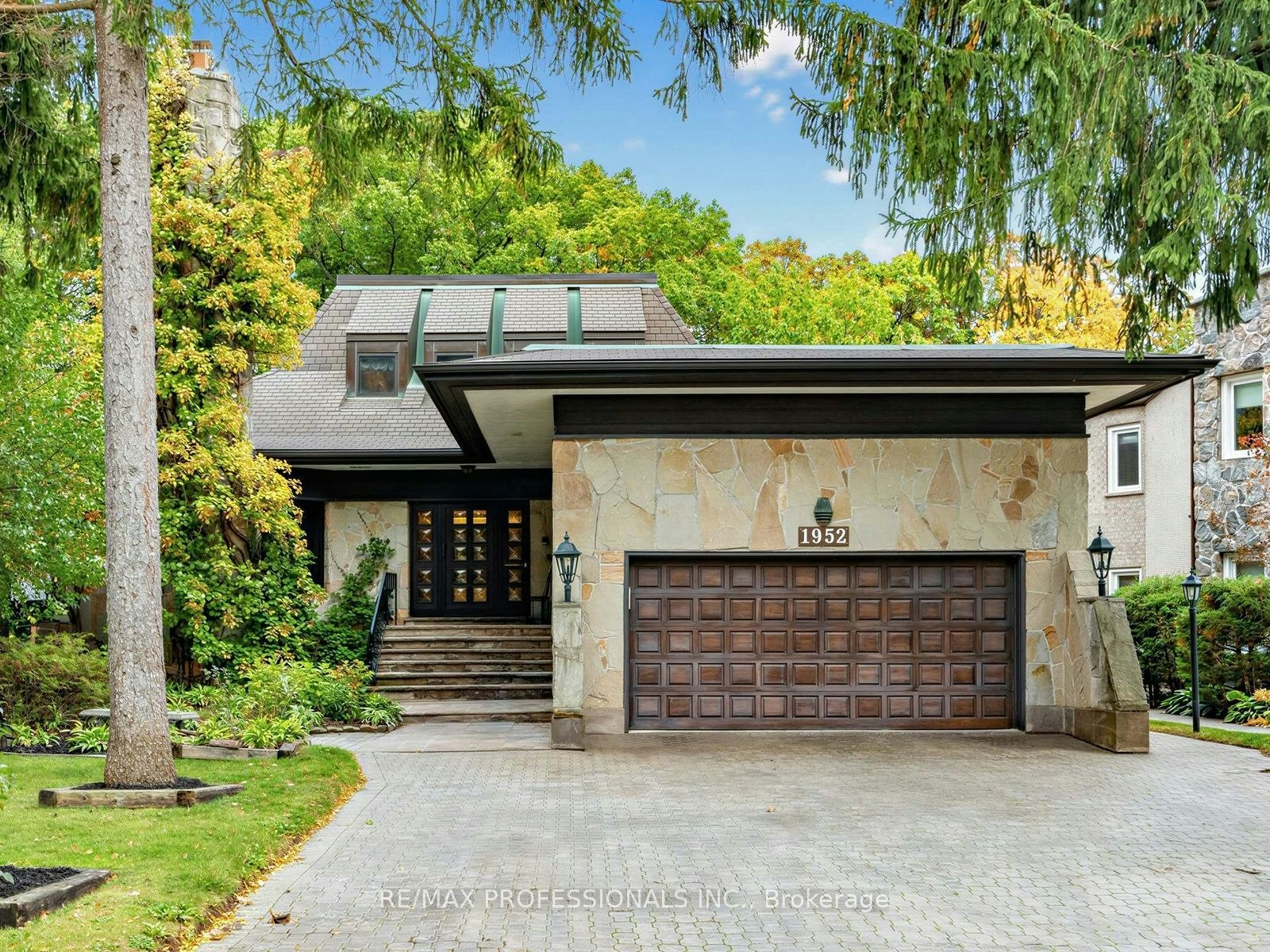 1952 Lapad Court, Mississauga, ON, L5L 5R1
