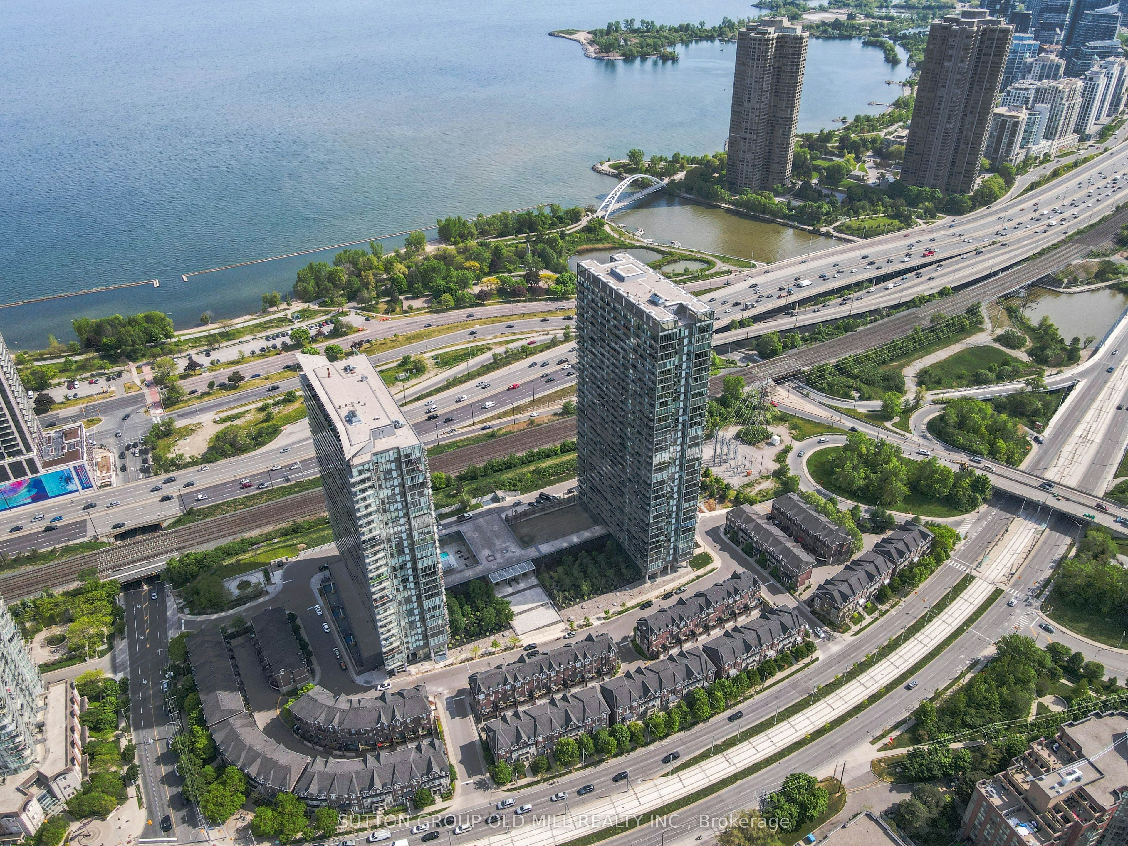 812-105 The Queensway N/A, Toronto, ON, M6S 5B5