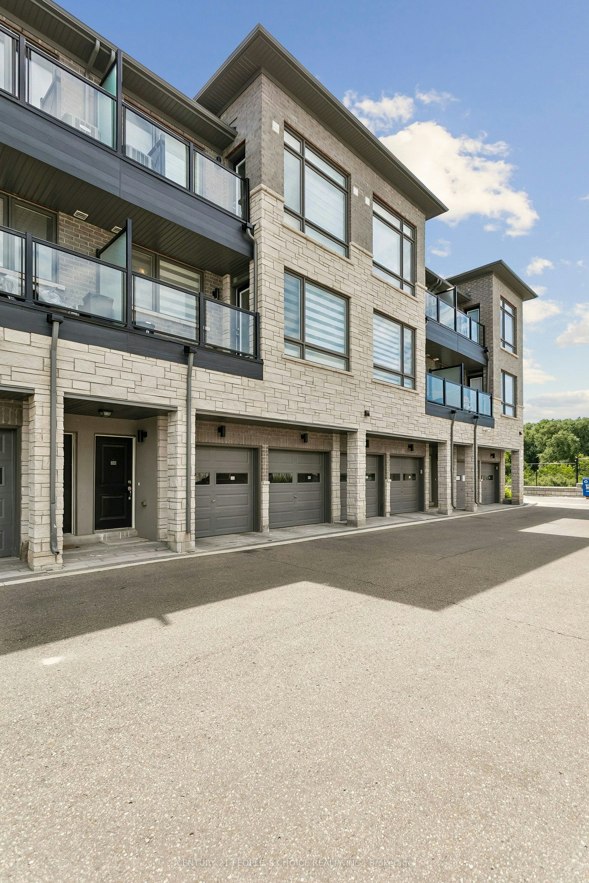 112-9470 The Gore Road, Brampton, ON, L6P 4P9