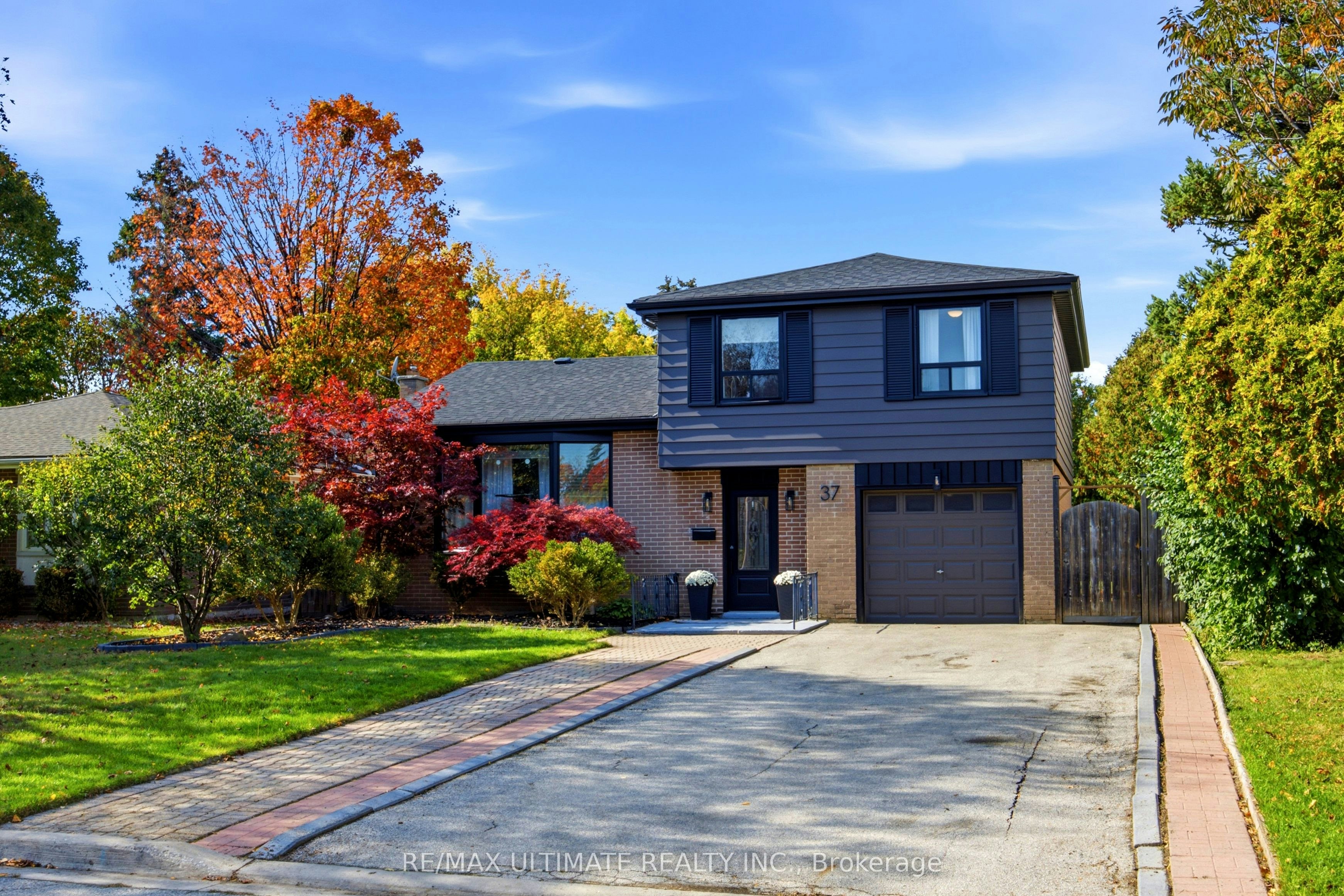 37 Banbury Court, Brampton, ON, L6T 1Y9
