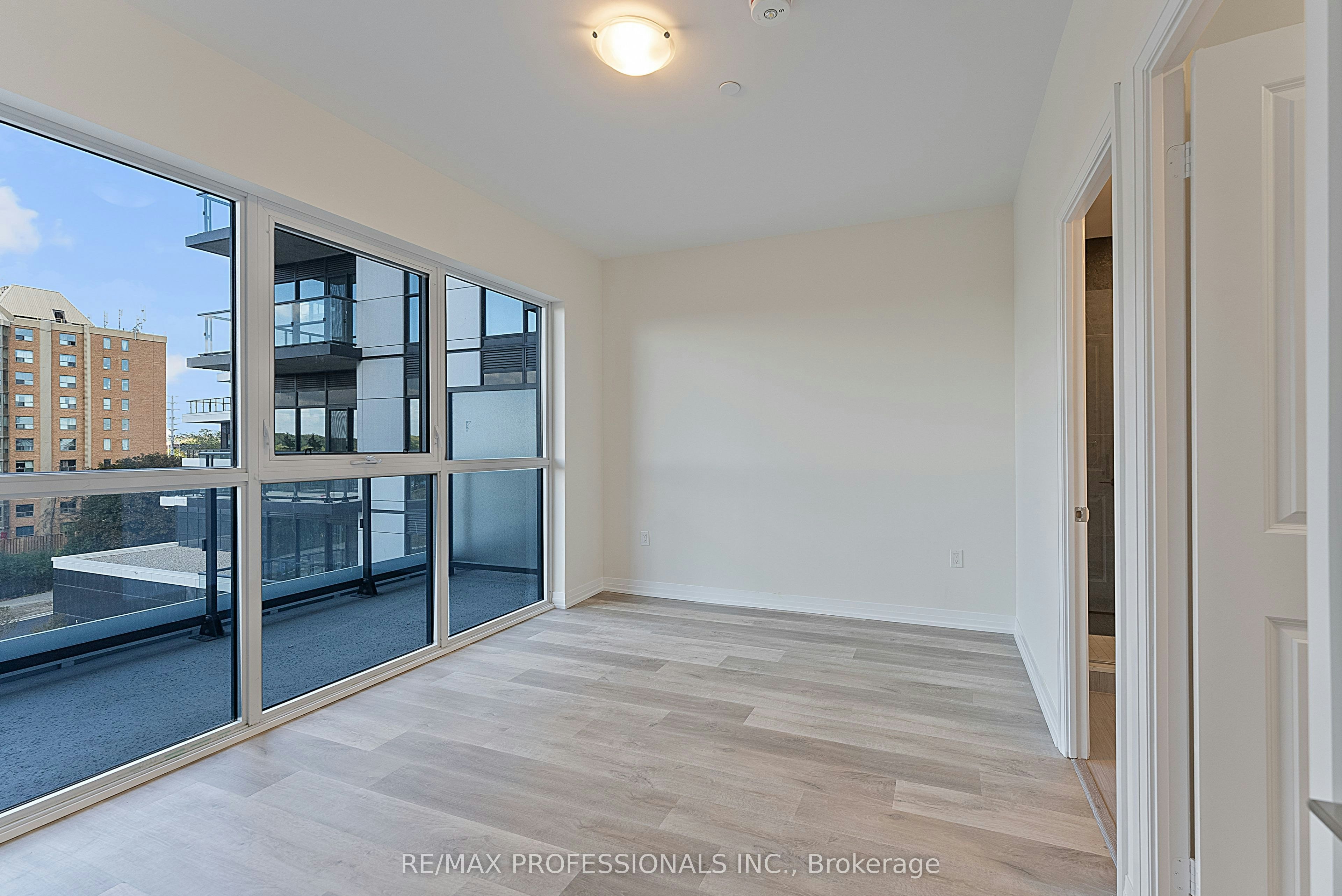 410-15 Watergarden Drive, Mississauga, ON, L5R 0H4 - 24