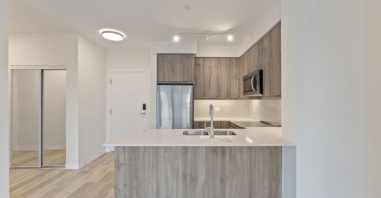410-15 Watergarden Drive, Mississauga, ON, L5R 0H4 - 13