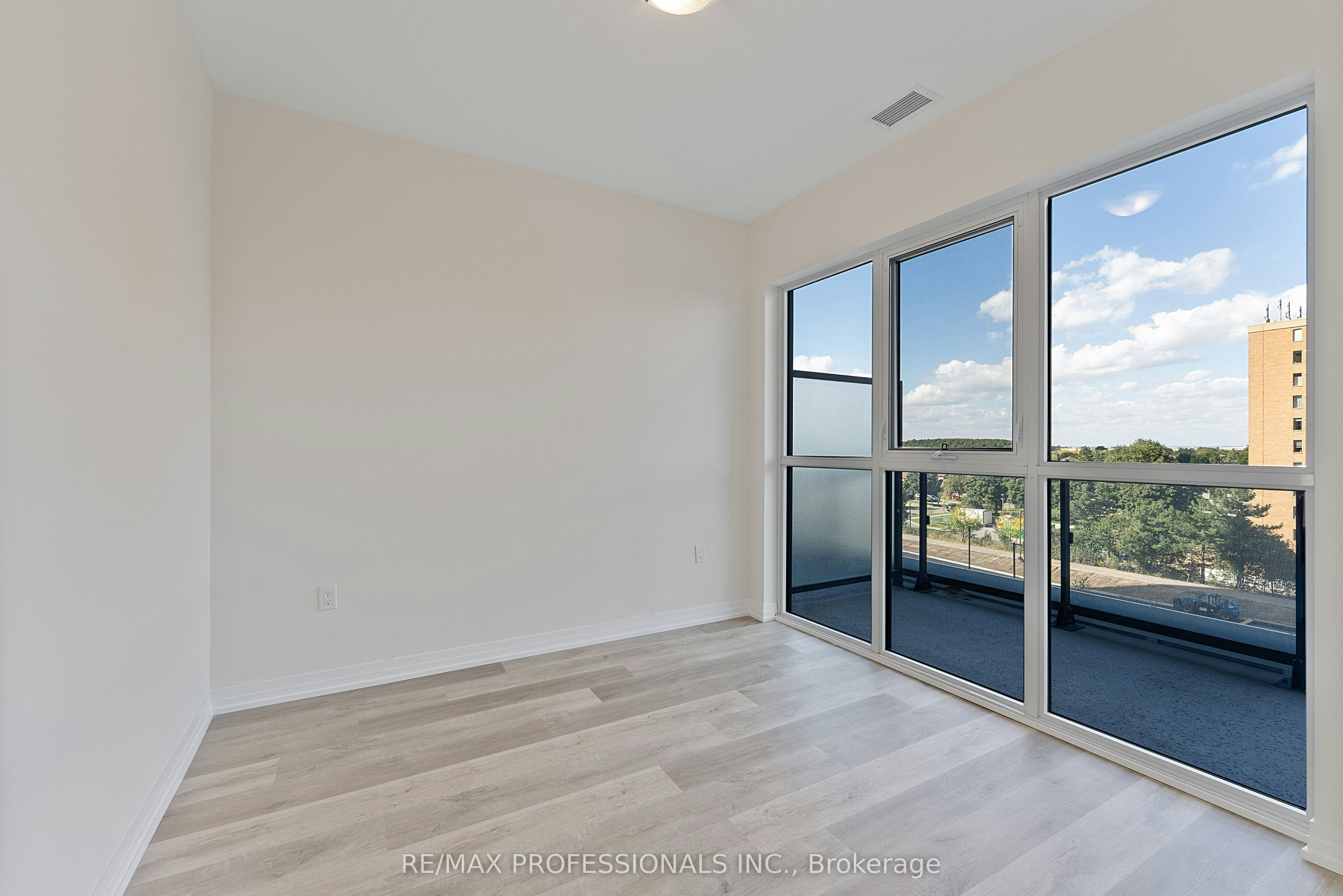 410-15 Watergarden Drive, Mississauga, ON, L5R 0H4 - 30