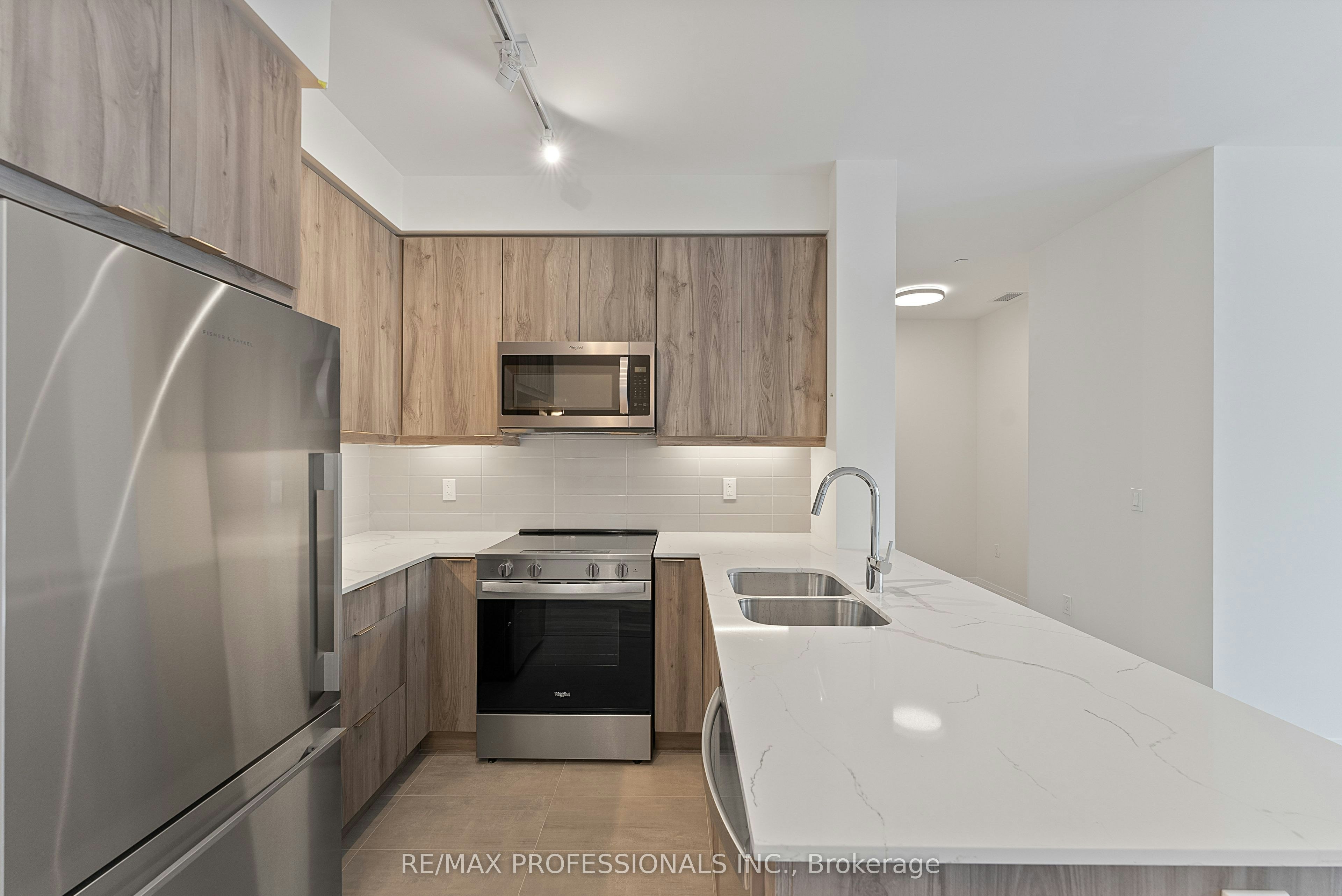 410-15 Watergarden Drive, Mississauga, ON, L5R 0H4 - 10