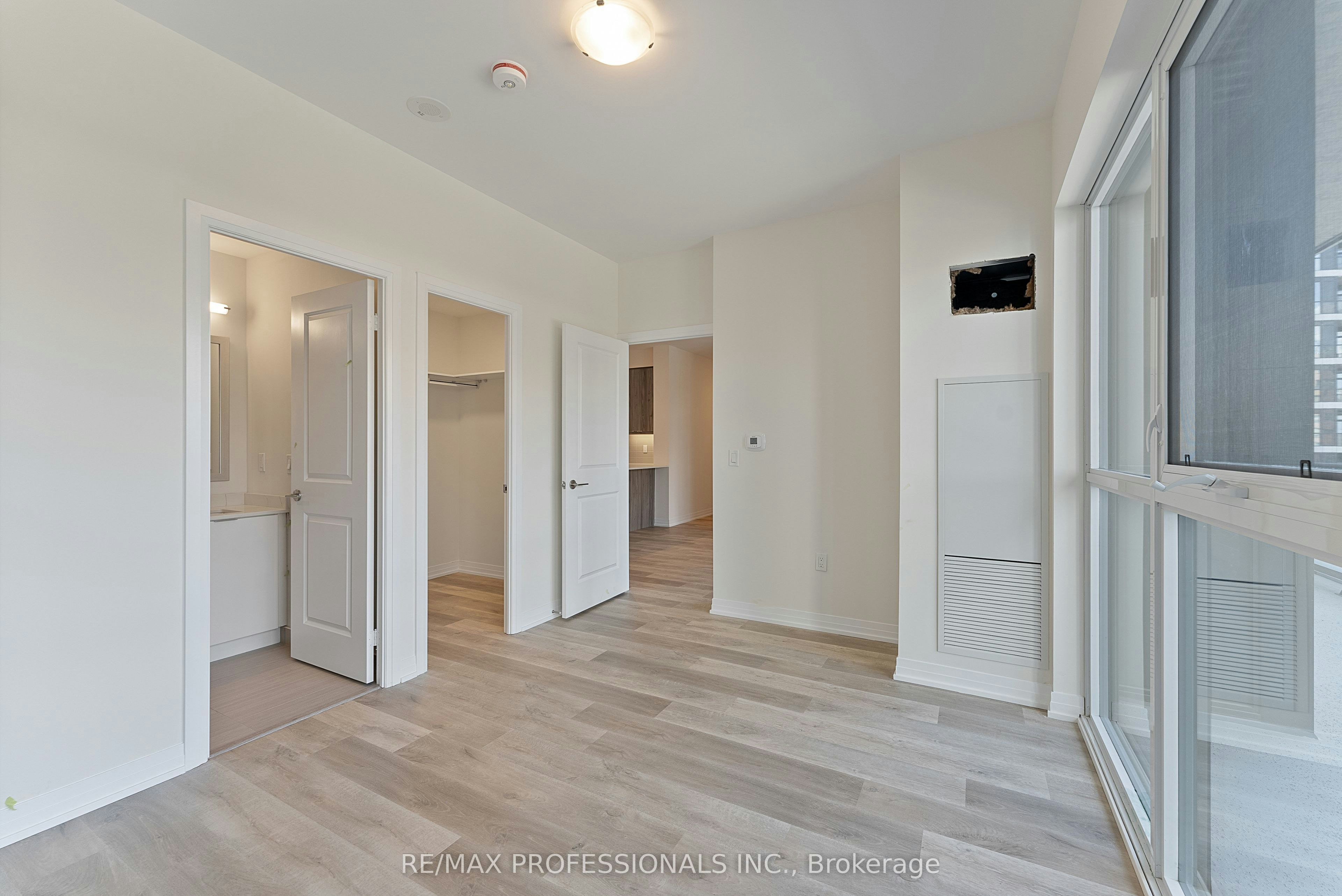 410-15 Watergarden Drive, Mississauga, ON, L5R 0H4 - 26