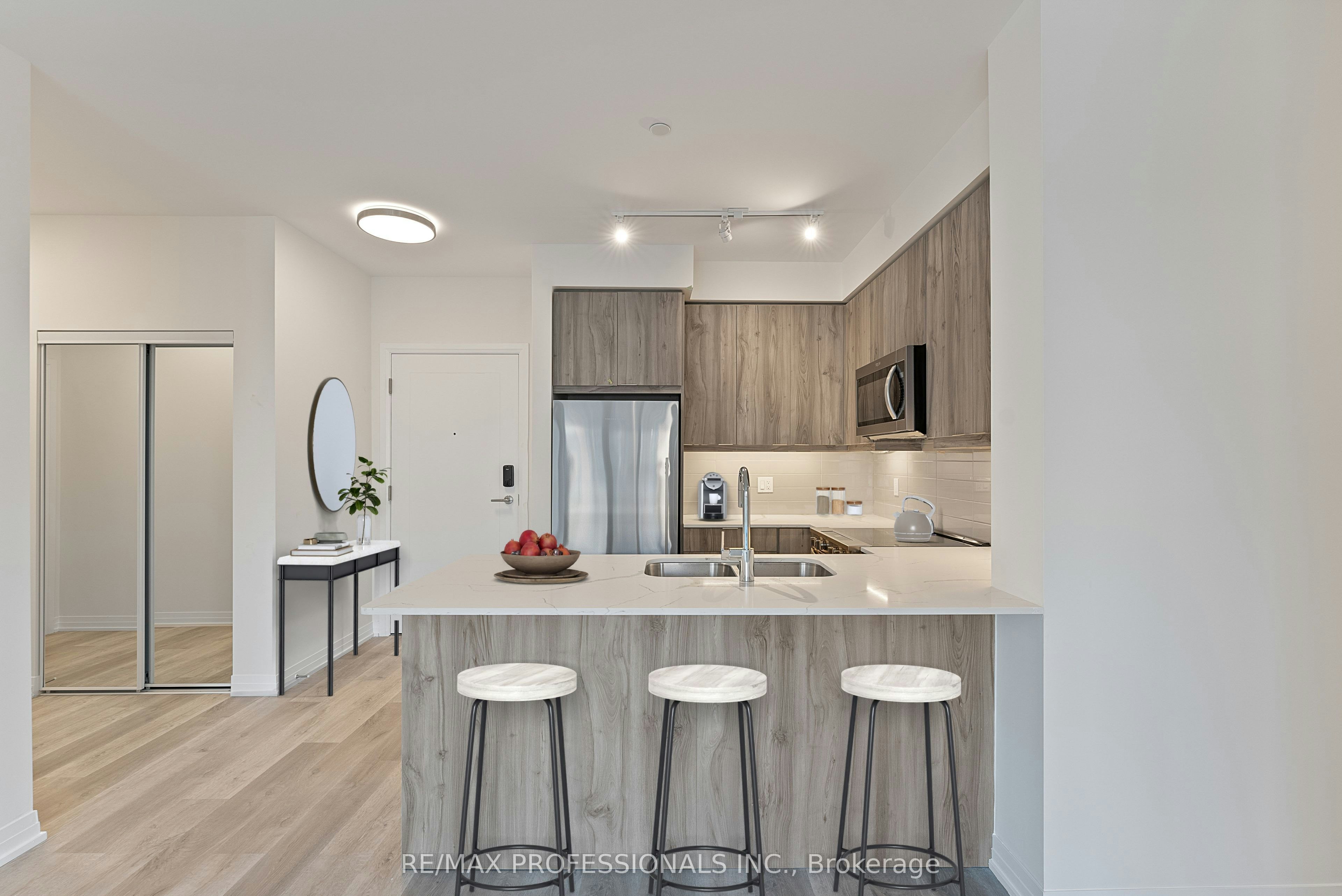 410-15 Watergarden Drive, Mississauga, ON, L5R 0H4 - 4