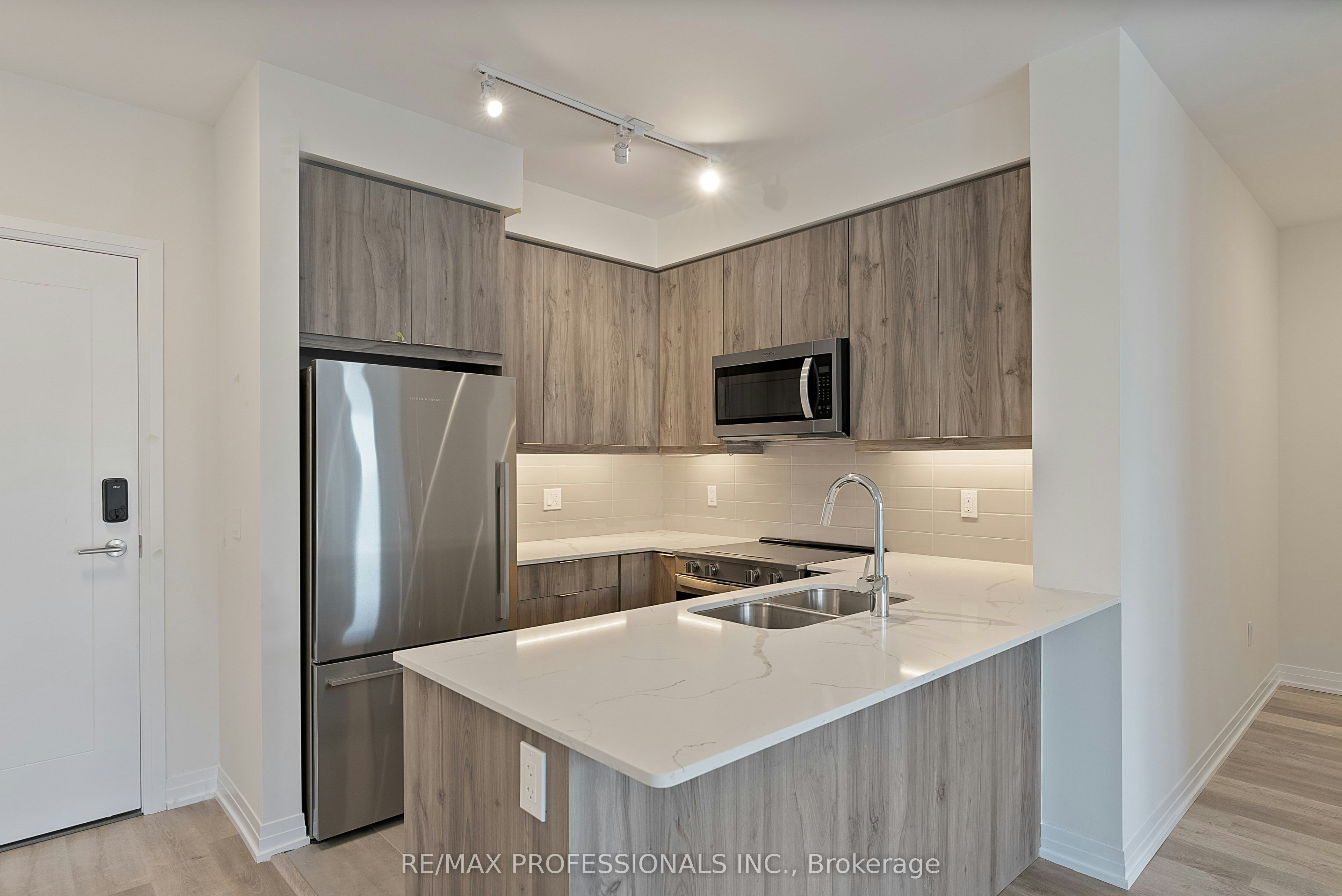410-15 Watergarden Drive, Mississauga, ON, L5R 0H4 - 12