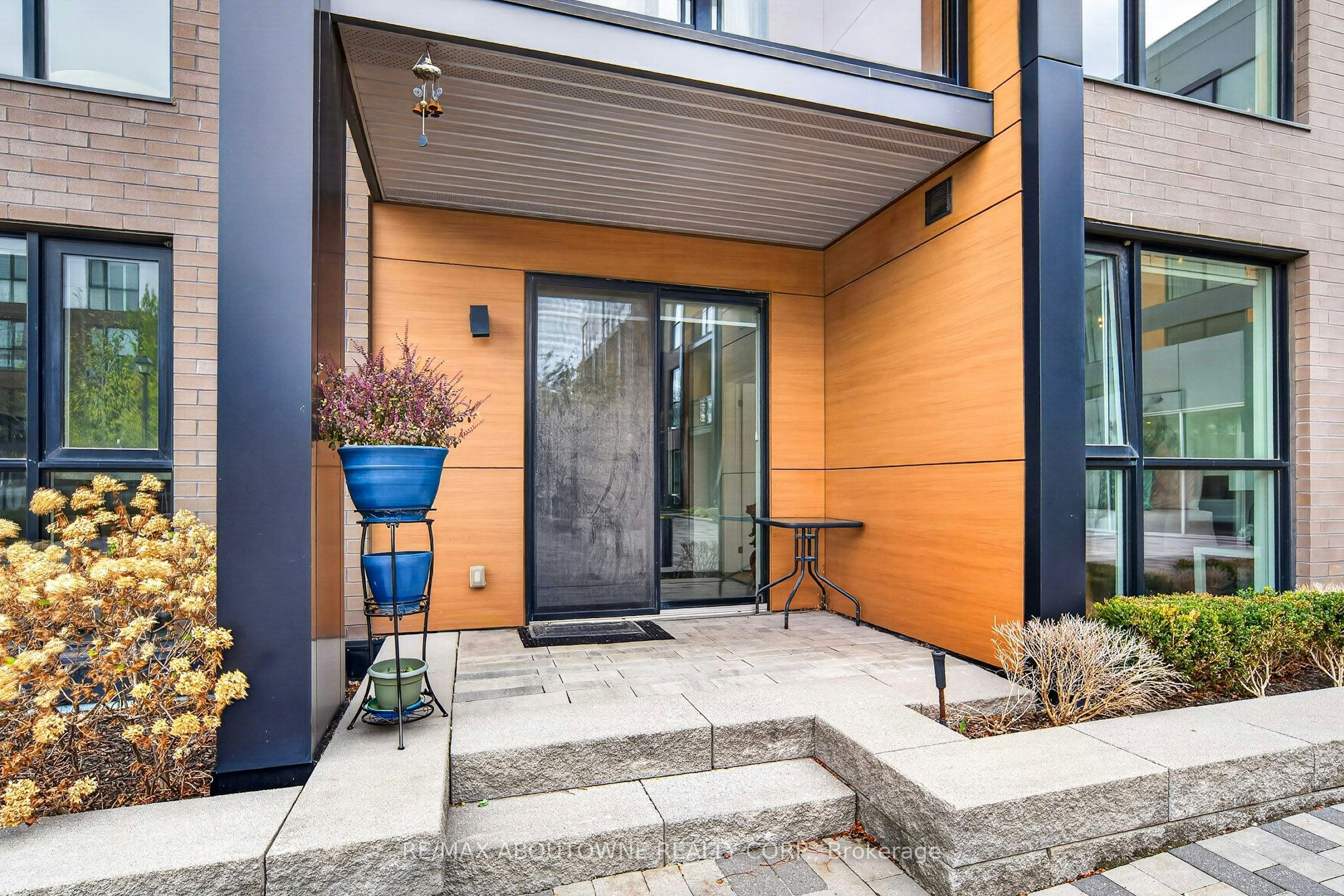 113-168 Sabina Drive, Oakville, ON, L6W 0W5