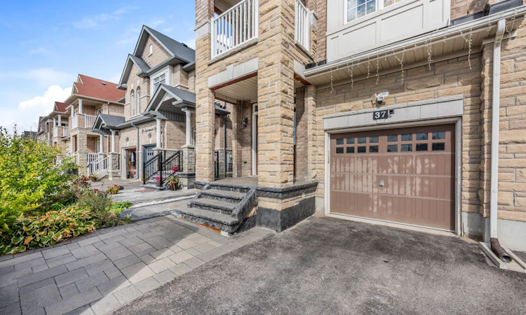 37 Aspermont Crescent