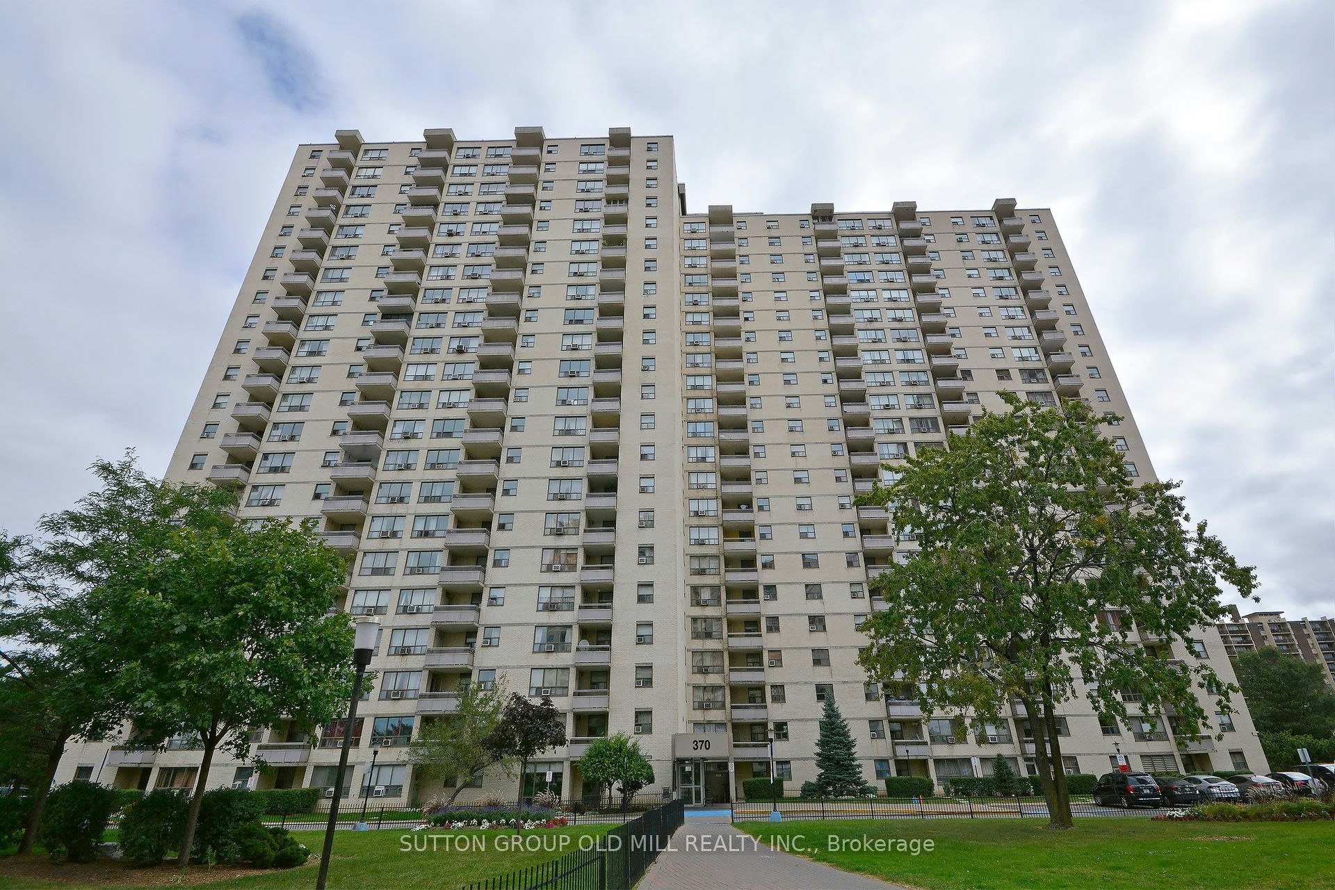 2302-370 Dixon Road, Toronto, ON, M9R 1T2
