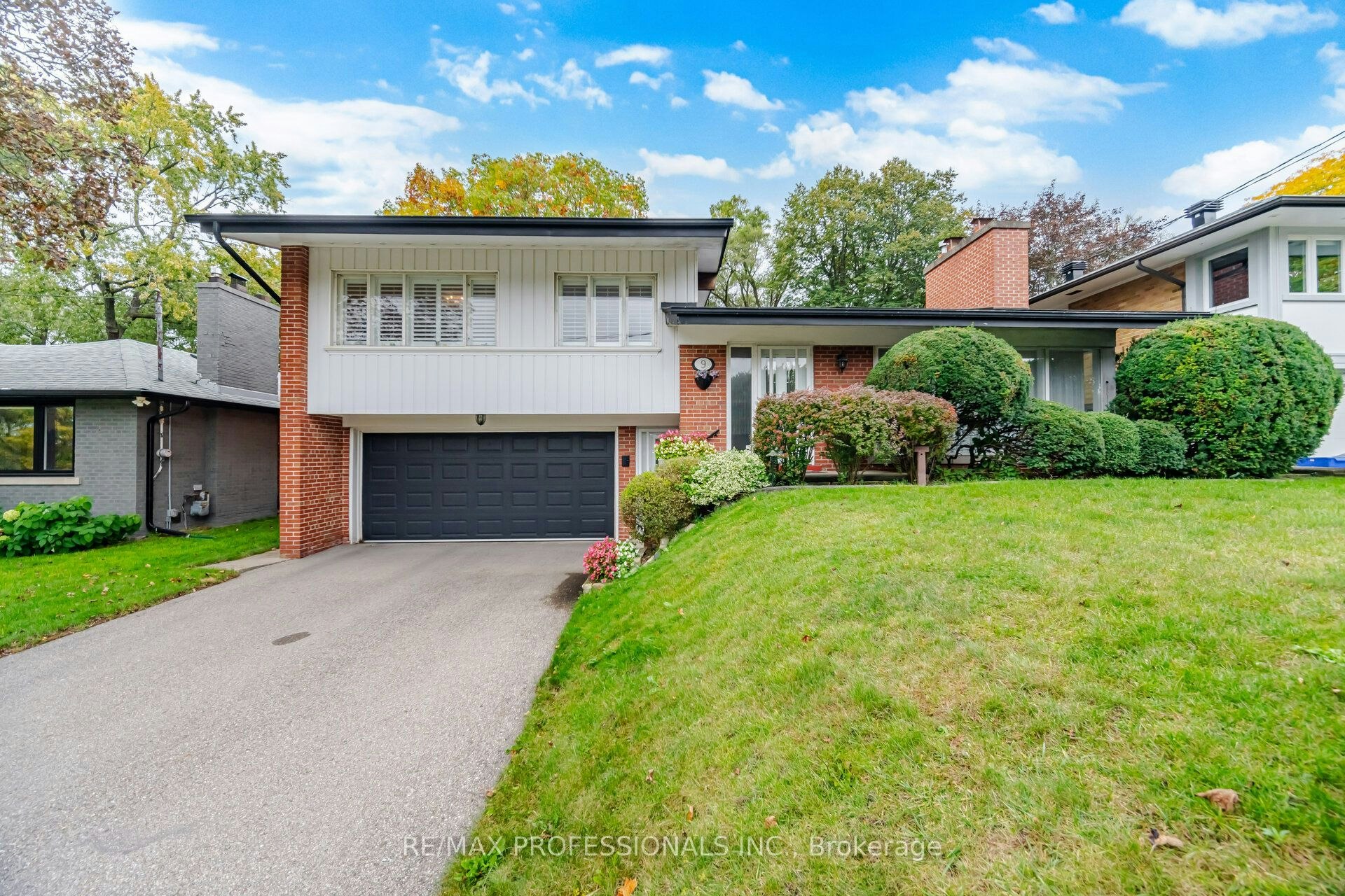 9 Humber Ridge Drive, Toronto, ON, M8Y 1Z9