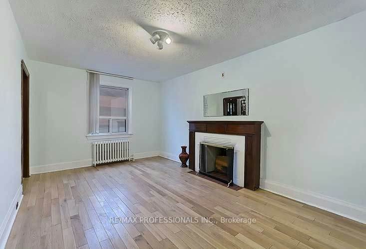 103 Keele Street, Toronto, ON, M6P 2J8 - 3