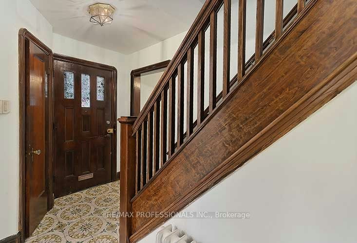 103 Keele Street, Toronto, ON, M6P 2J8 - 2