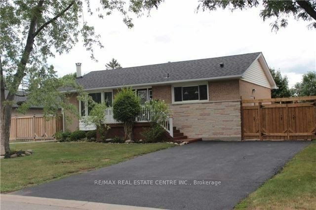 363 Duncombe Drive, Burlington, ON, L7L 4M2