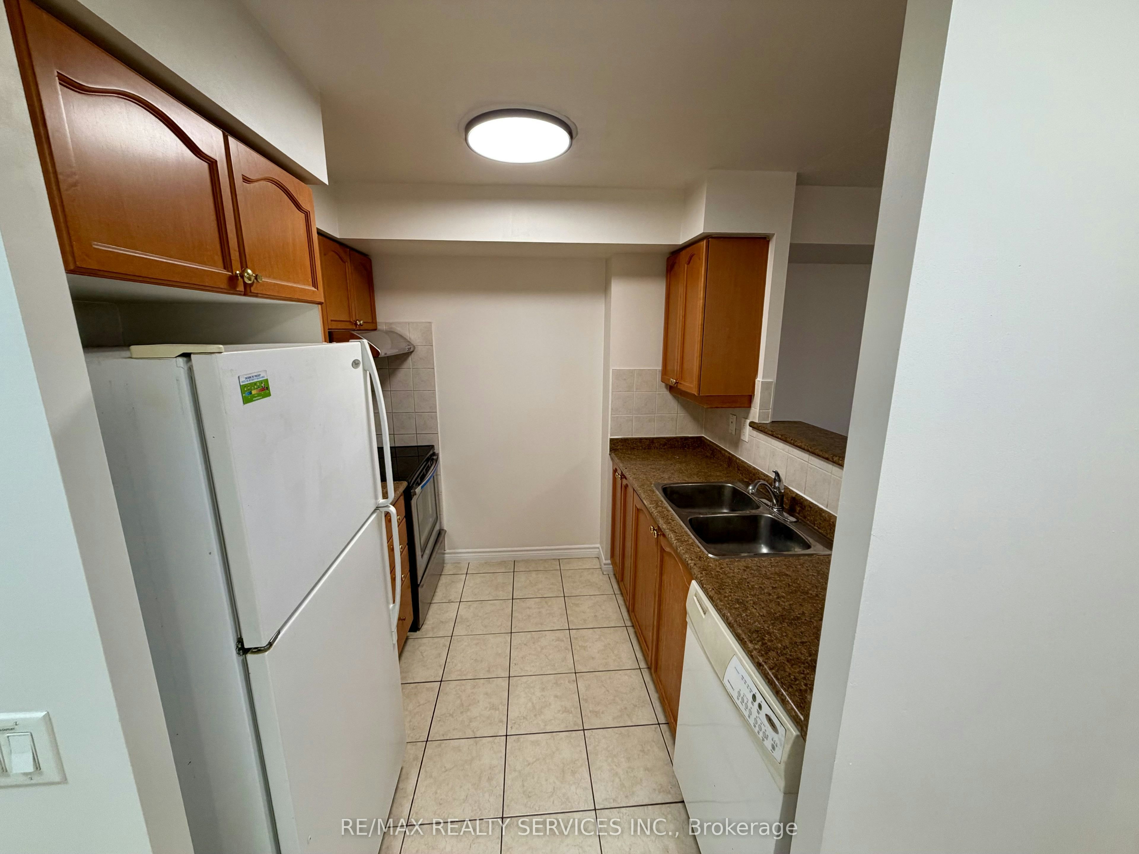 1630-700 Humberwood Boulevard, Toronto, ON, M9W 7J4 - 4