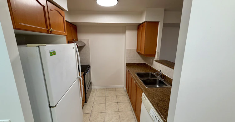 1630-700 Humberwood Boulevard, Toronto, ON, M9W 7J4 - 4