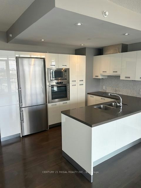 2111-90 Parklawn Road, Toronto, ON, M8Y 0B6 - 3