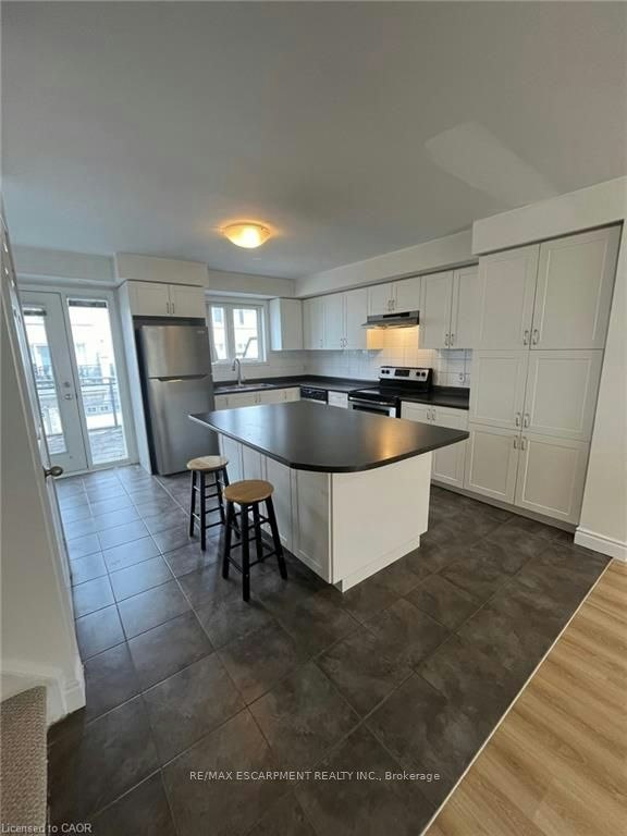 8-2891 Rio Court, Mississauga, ON, L5M 0S4 - 2