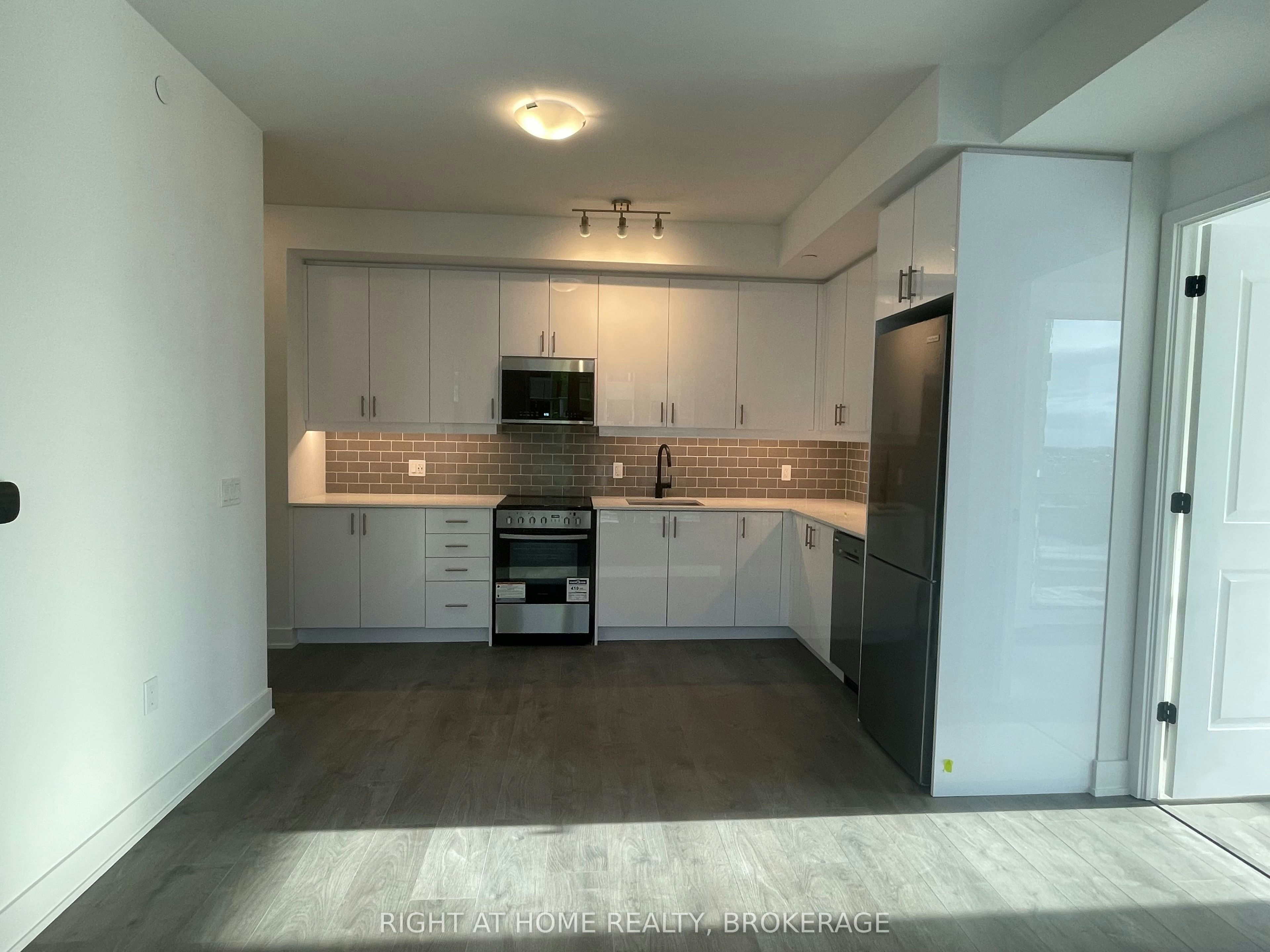605-2333 Khalsa Gate, Oakville, ON, L6M 5R6 - 4