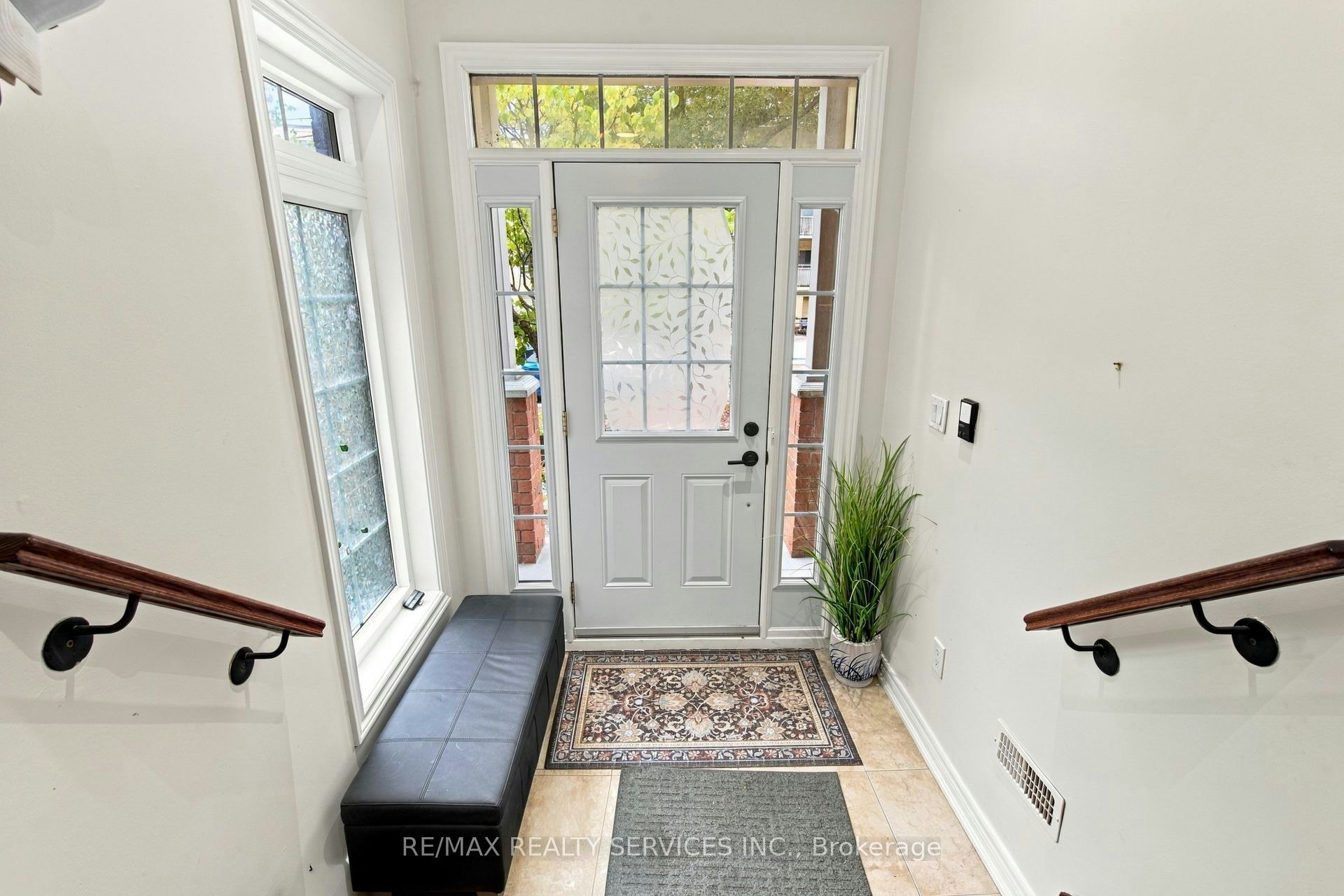 38 Bell Manor Drive, Toronto, ON, M8Y 0A4 - 2