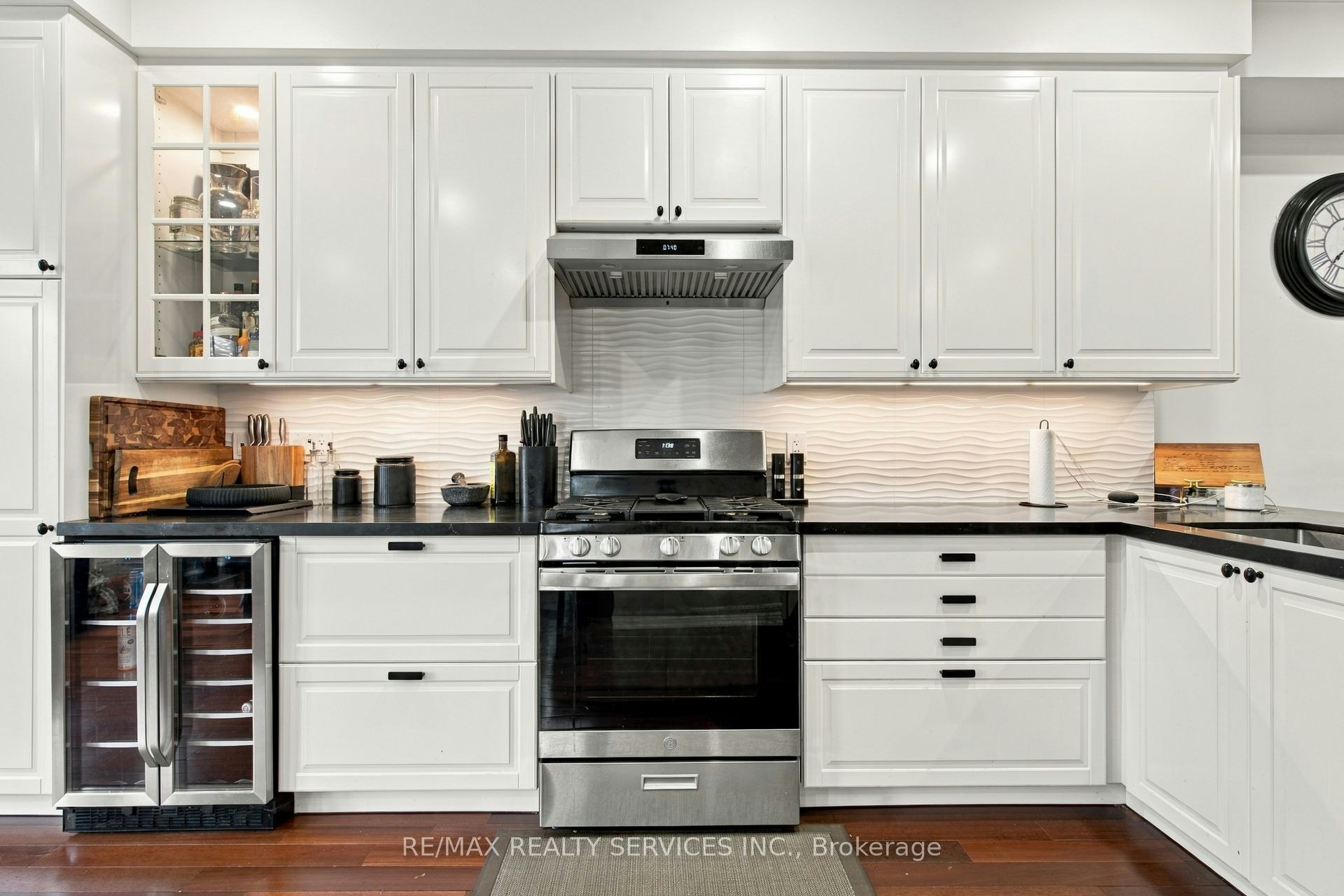 38 Bell Manor Drive, Toronto, ON, M8Y 0A4 - 10